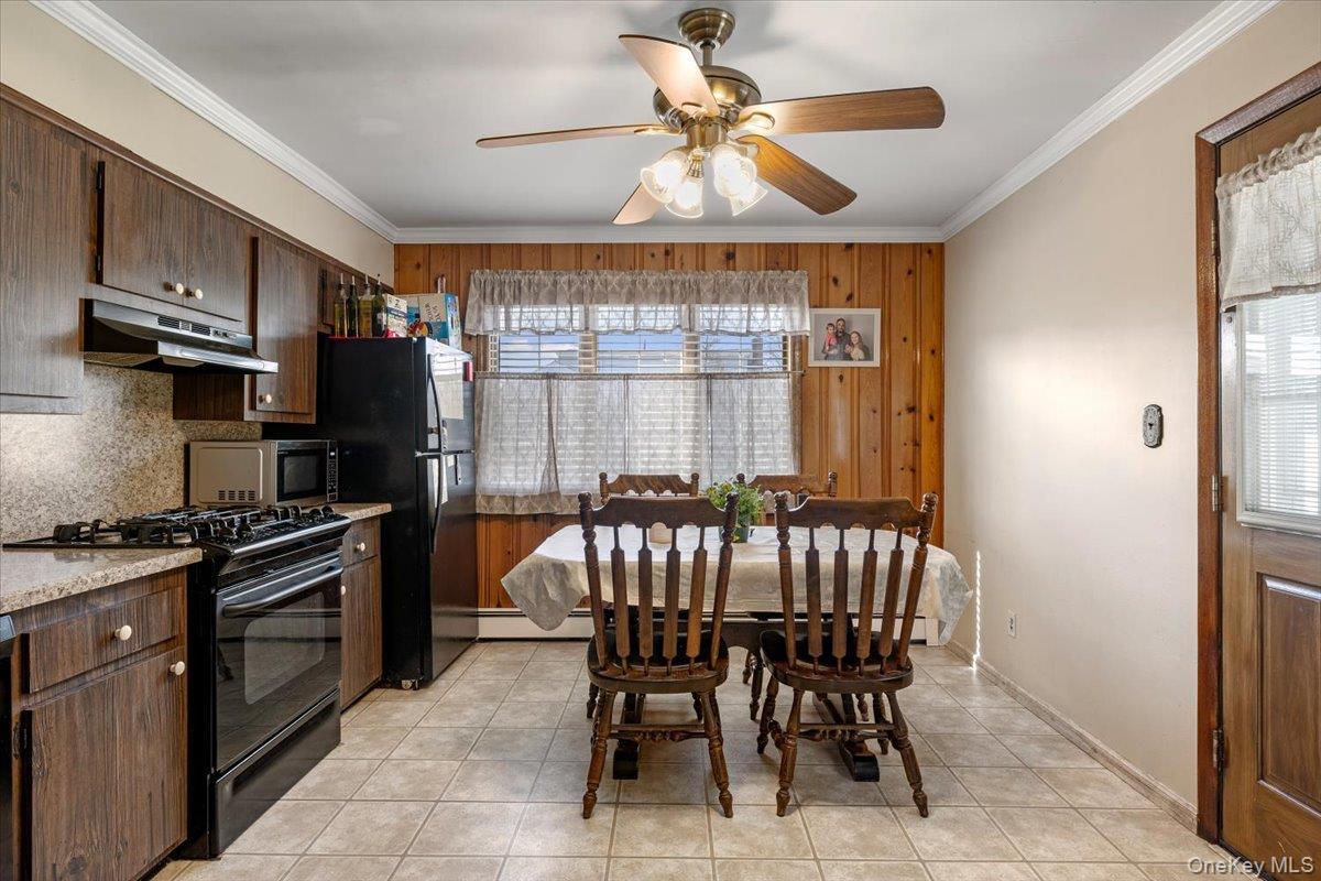 Single Family 37  Suffolk County, NY 11757, MLS-984390-11