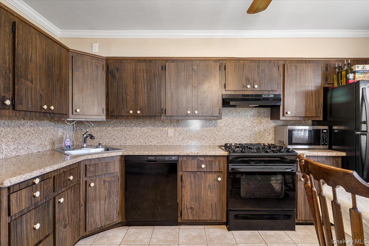 Single Family 37  Suffolk County, NY 11757, MLS-984390-12