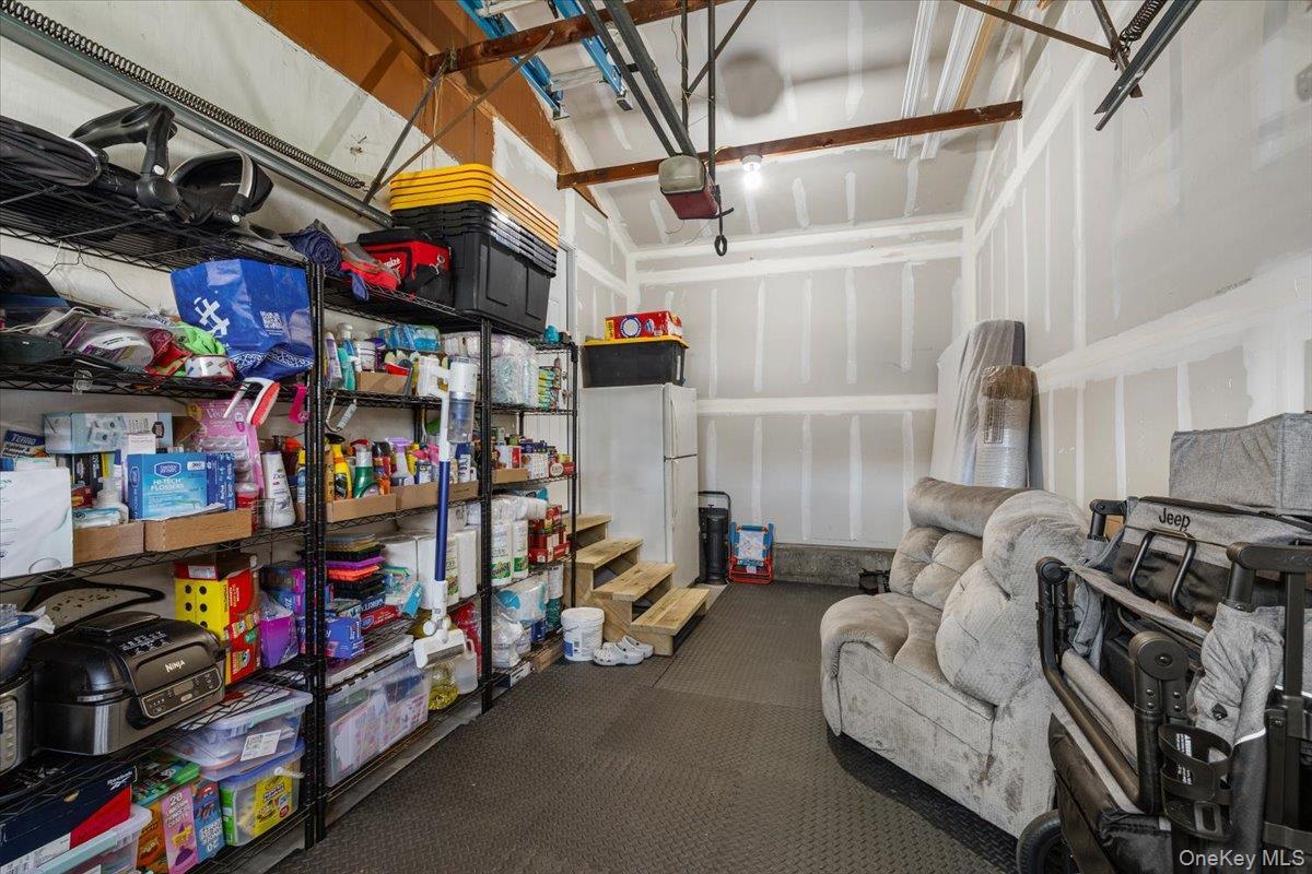 Single Family 37  Suffolk County, NY 11757, MLS-984390-18