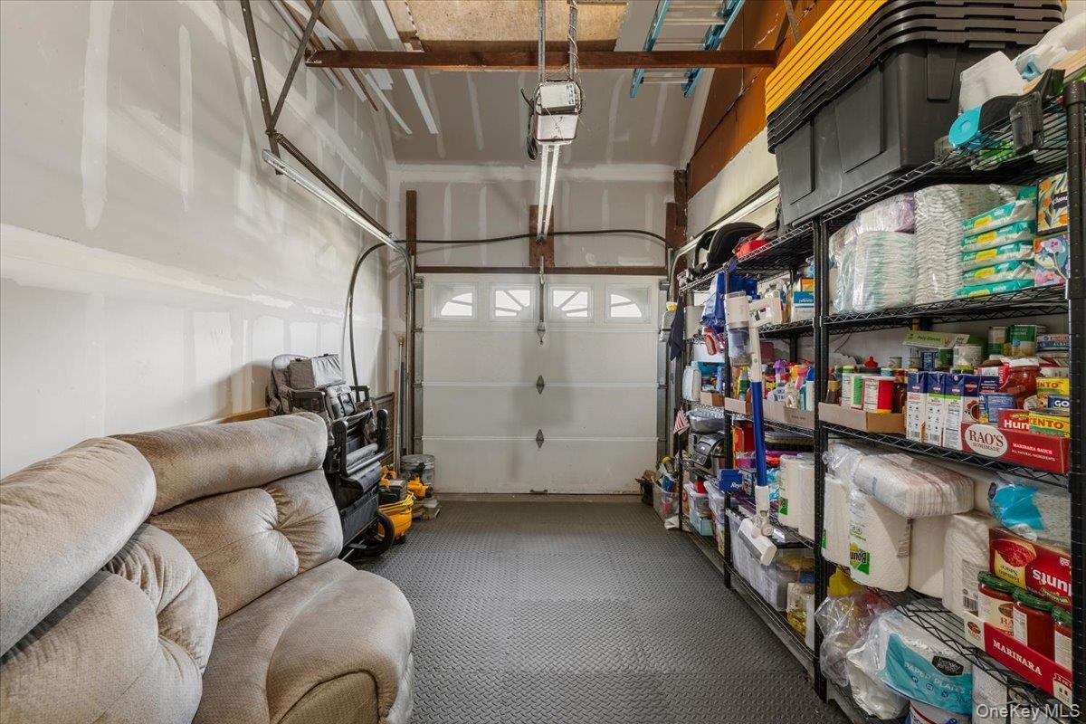 Single Family 37  Suffolk County, NY 11757, MLS-984390-19