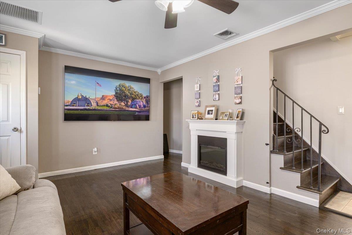 Single Family 37  Suffolk County, NY 11757, MLS-984390-5