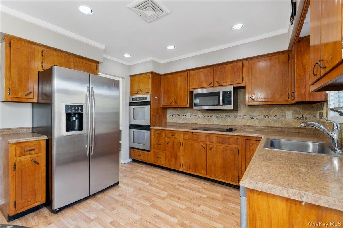Single Family Veronica  Suffolk County, NY 11787, MLS-984398-6