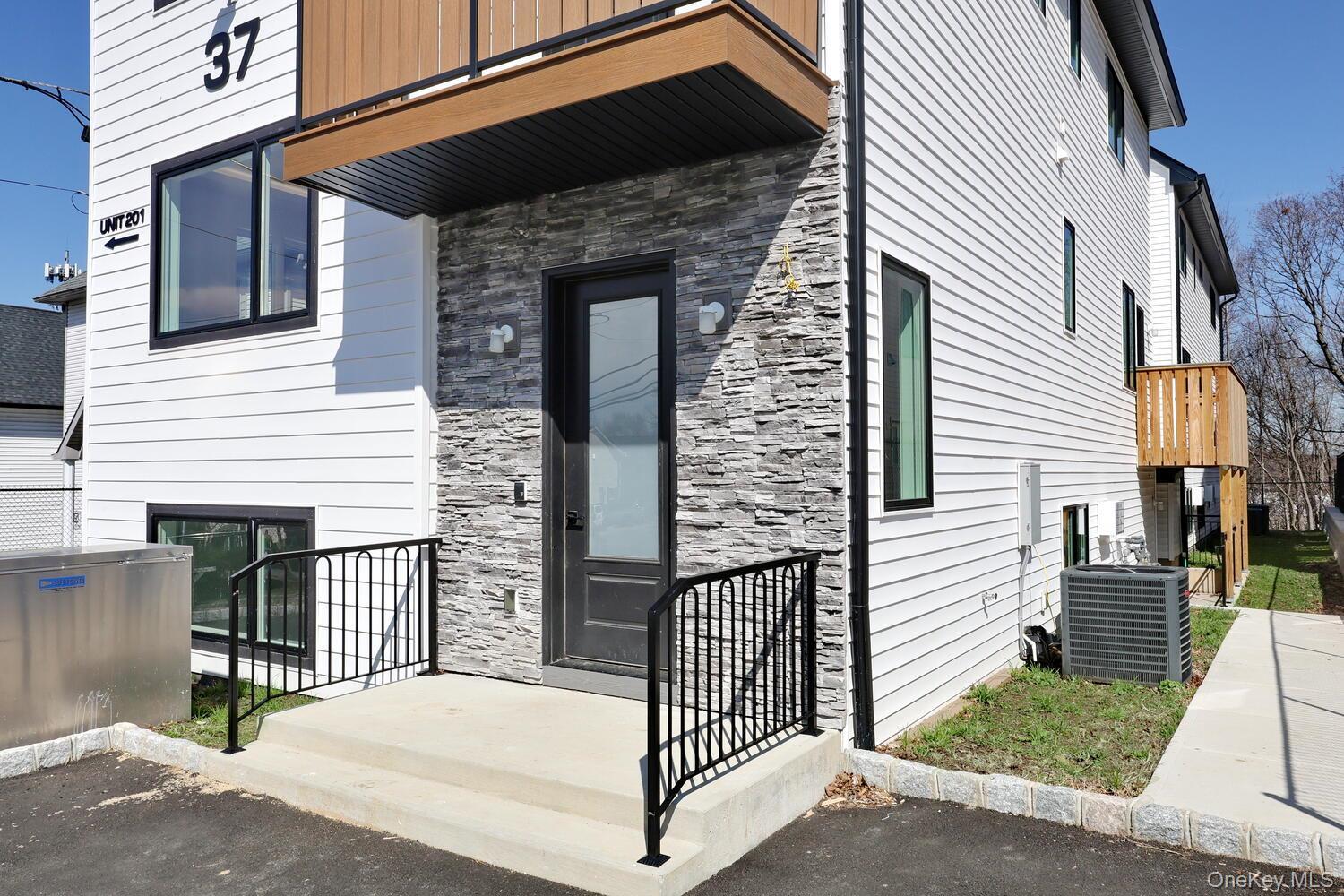 Condo Ewing  Rockland County, NY 10977, MLS-984448-3