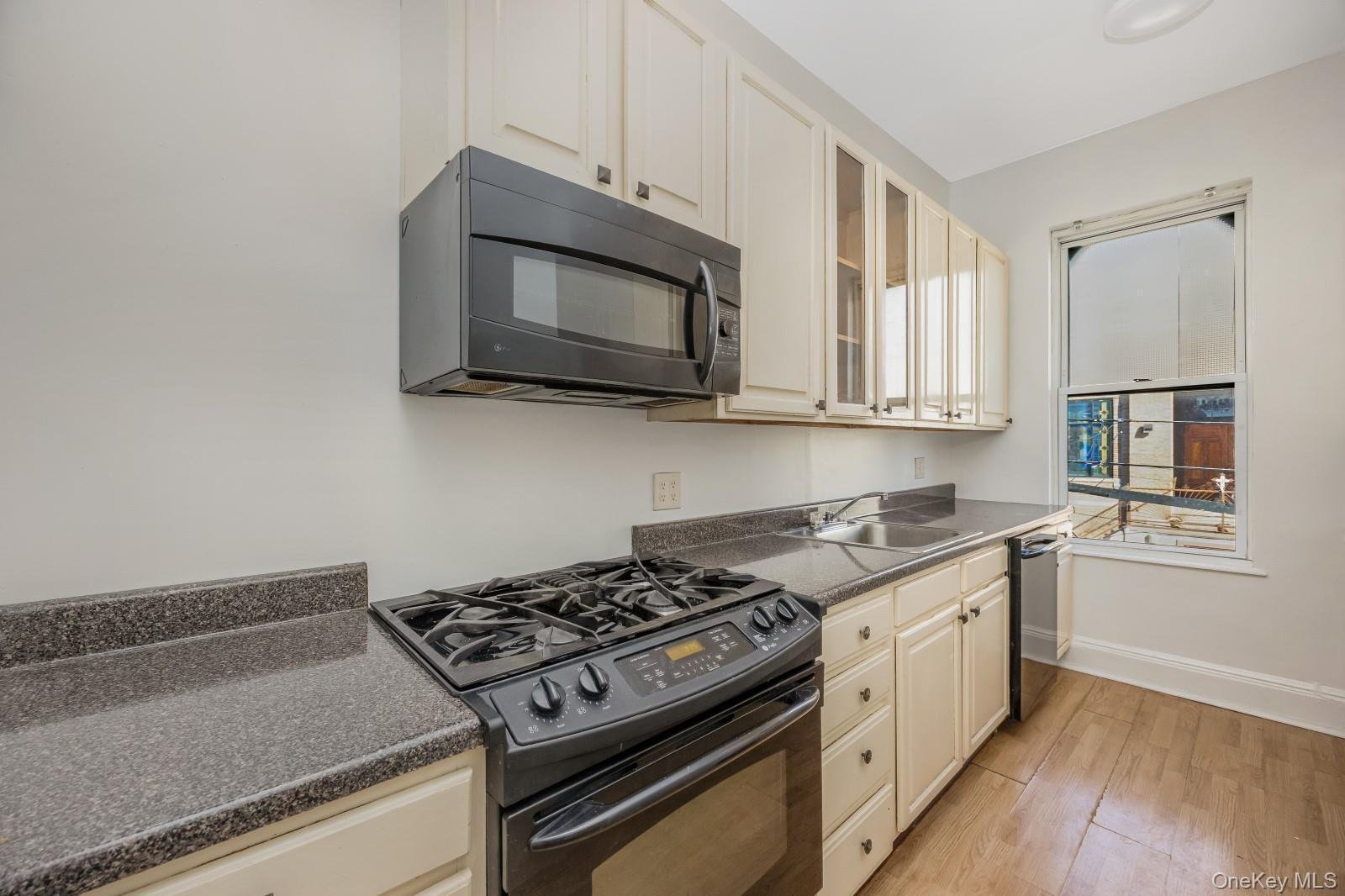 Single Family 67th Queens, NY 11379, MLS-984458-12