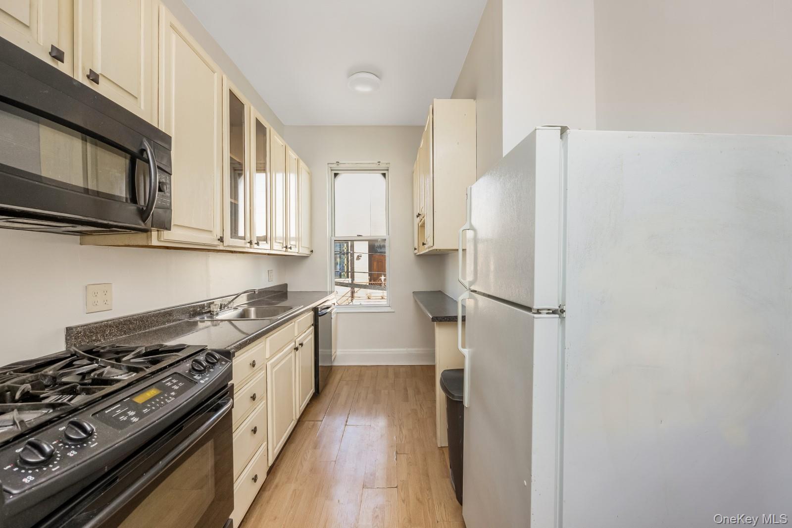 Single Family 67th Queens, NY 11379, MLS-984458-13
