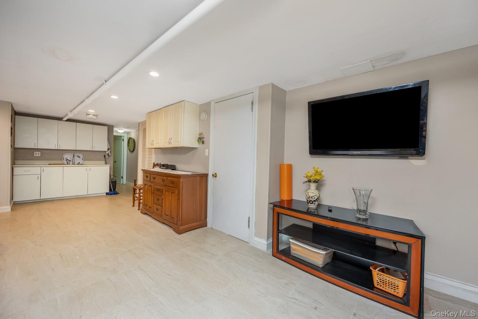 Single Family 67th Queens, NY 11379, MLS-984458-23