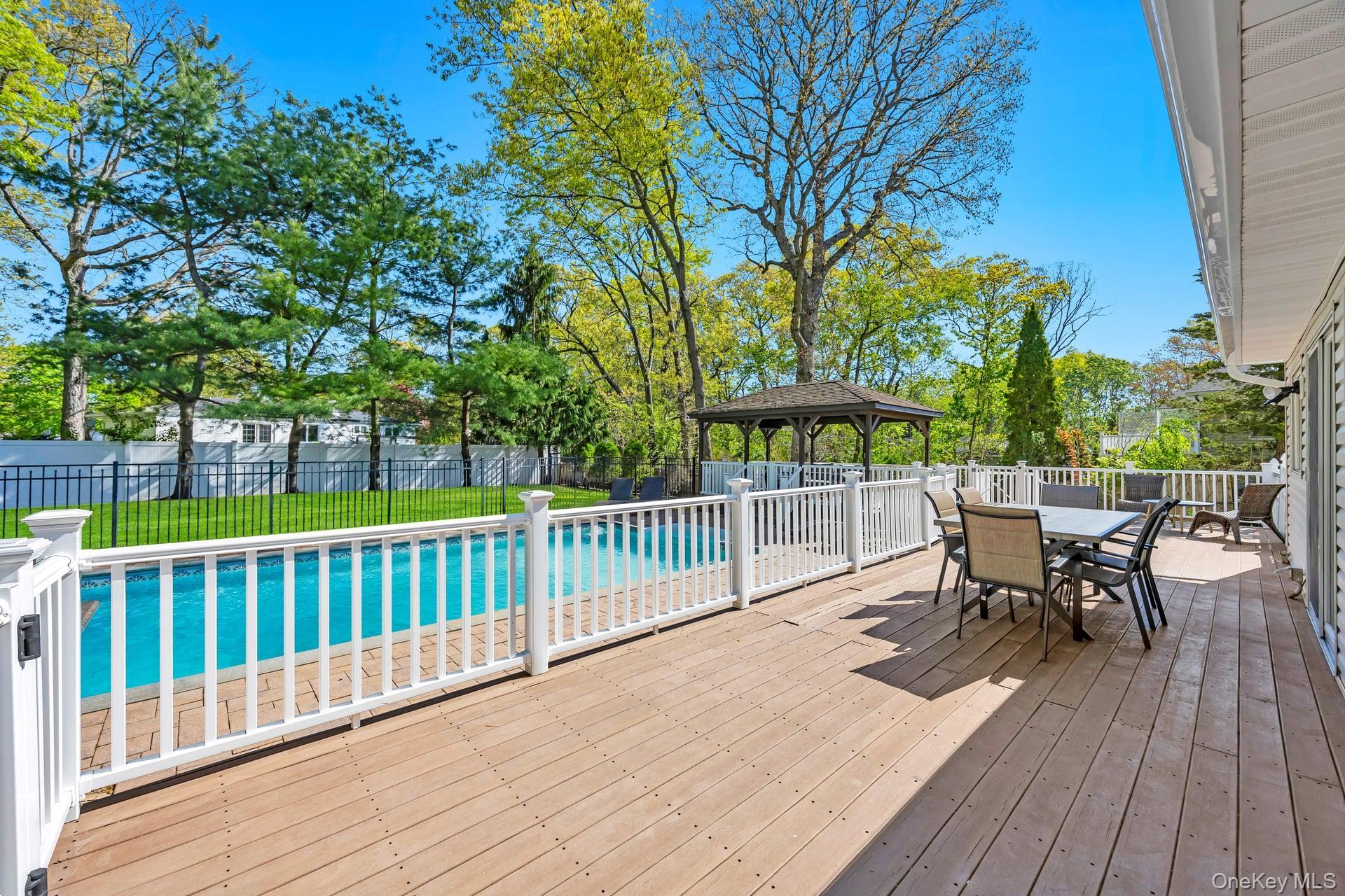 Single Family Gannet  Suffolk County, NY 11725, MLS-984465-13
