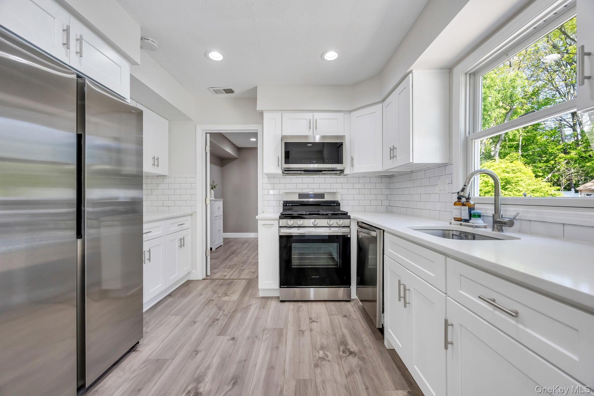 Single Family Gannet  Suffolk County, NY 11725, MLS-984465-17