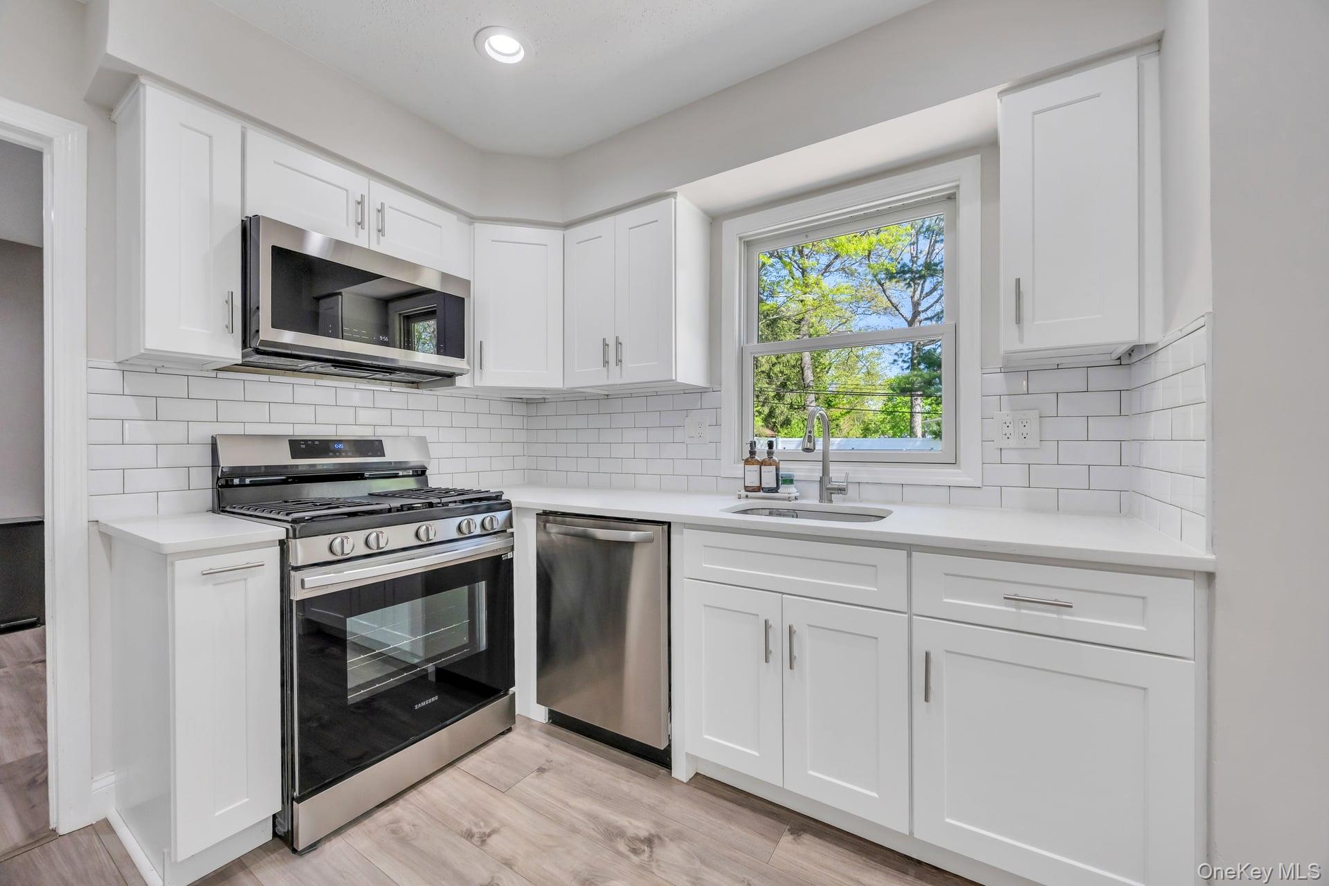 Single Family Gannet  Suffolk County, NY 11725, MLS-984465-20