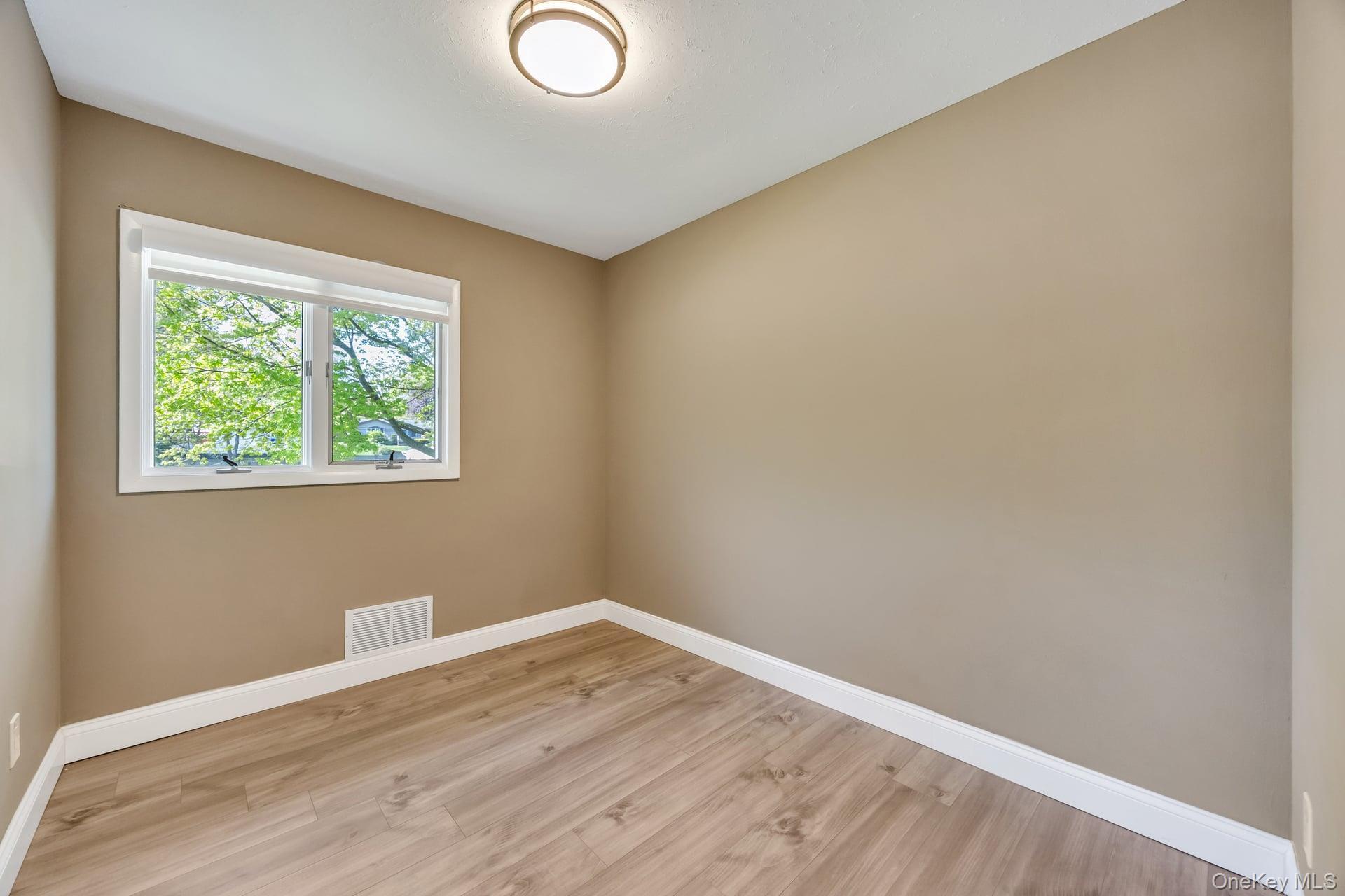 Single Family Gannet  Suffolk County, NY 11725, MLS-984465-37