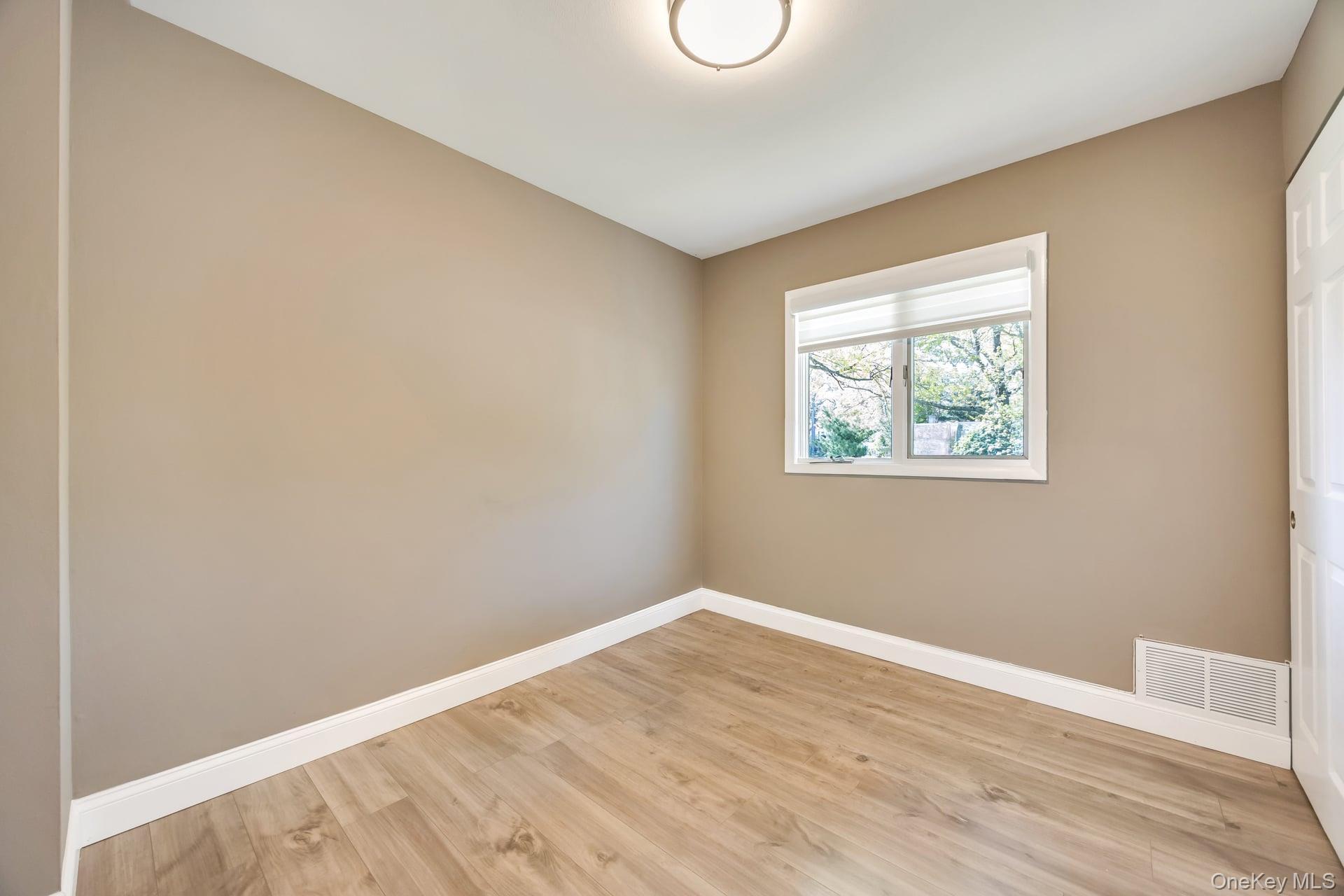 Single Family Gannet  Suffolk County, NY 11725, MLS-984465-38