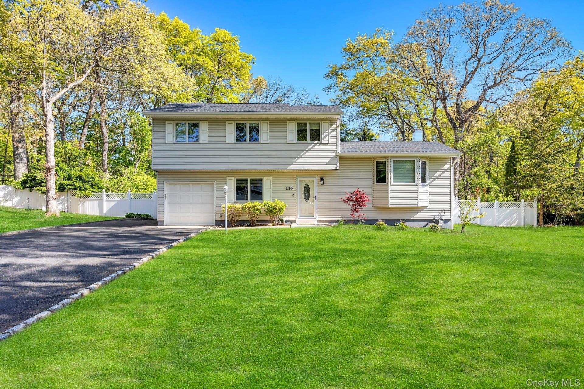 Single Family Gannet  Suffolk County, NY 11725, MLS-984465-4