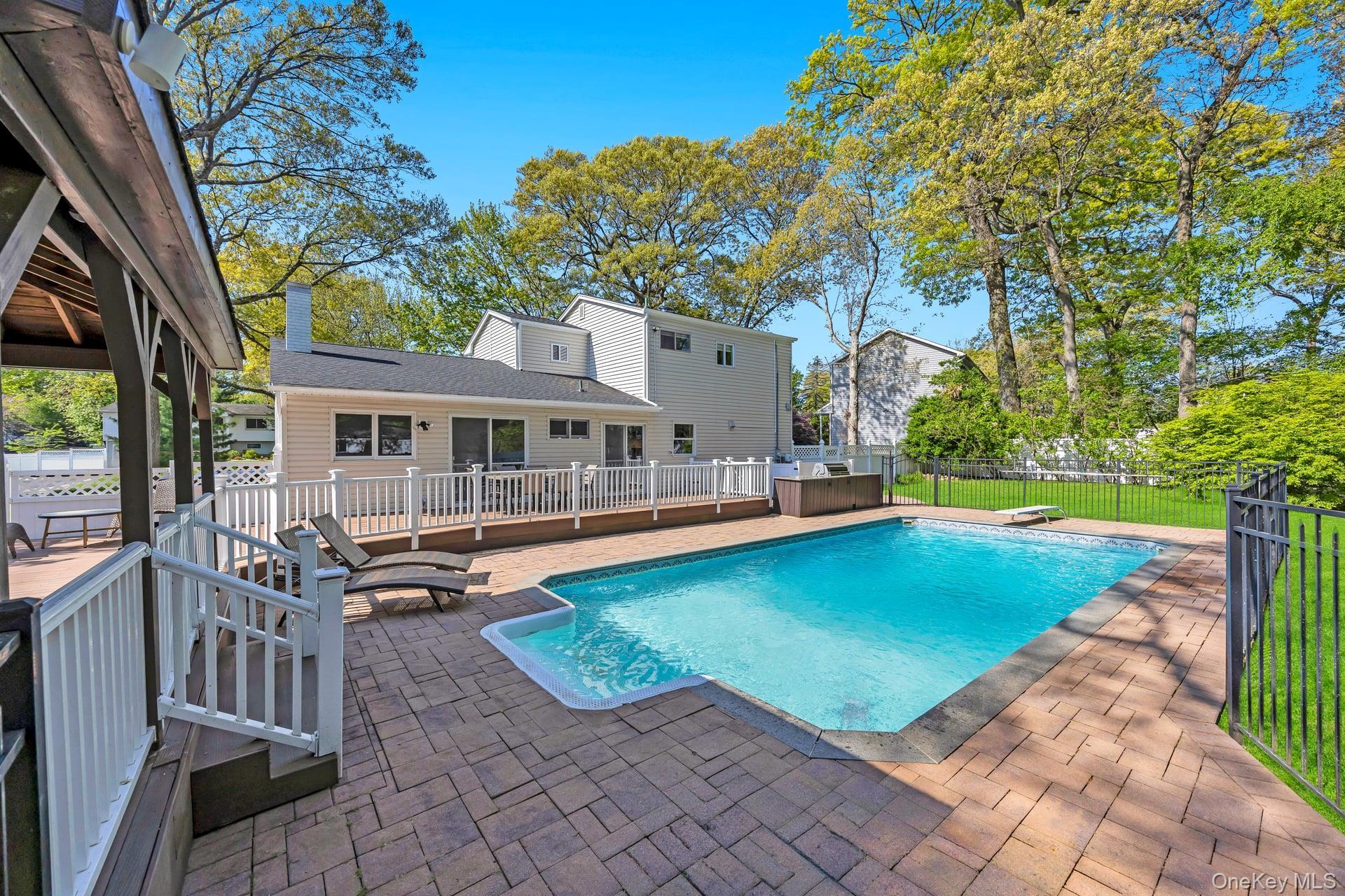 Single Family Gannet  Suffolk County, NY 11725, MLS-984465-6