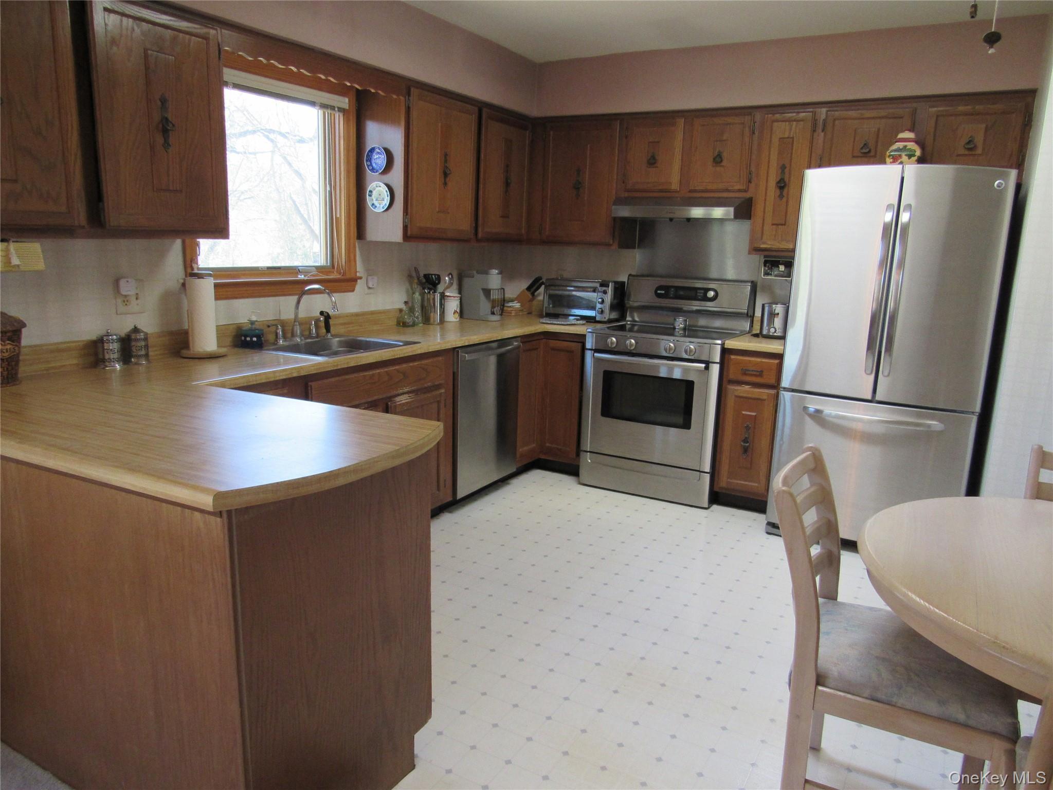 Single Family Hillside  Orange County, NY 10973, MLS-984486-10