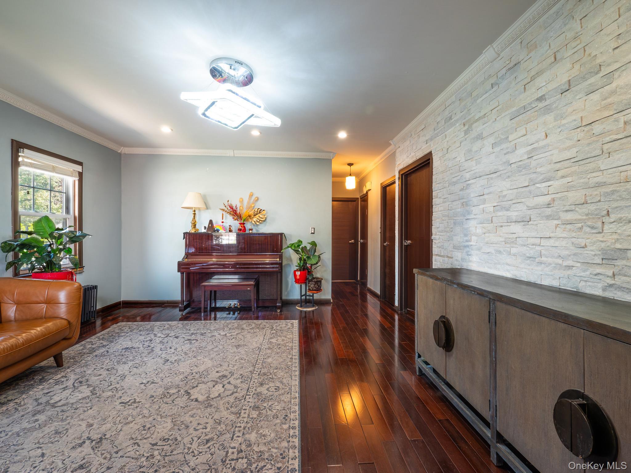 Single Family 167th  Queens, NY 11365, MLS-984500-8