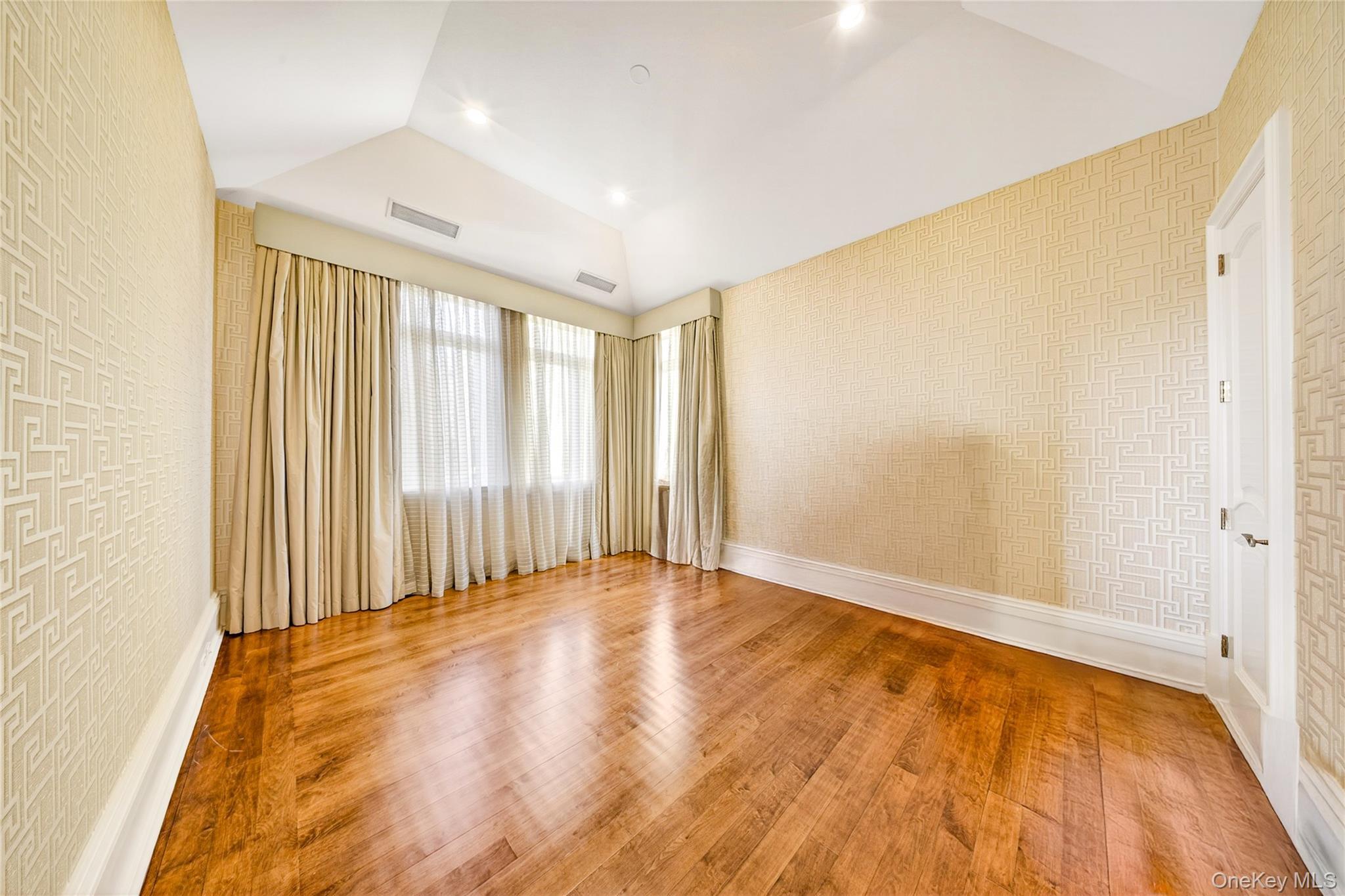 Single Family North Drive  Queens, NY 11357, MLS-984505-19