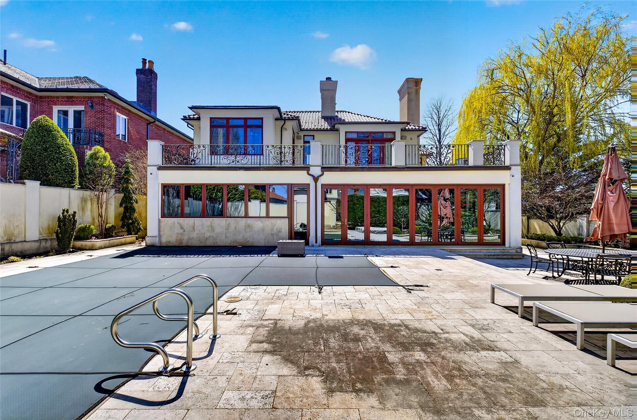 Single Family North Drive  Queens, NY 11357, MLS-984505-31
