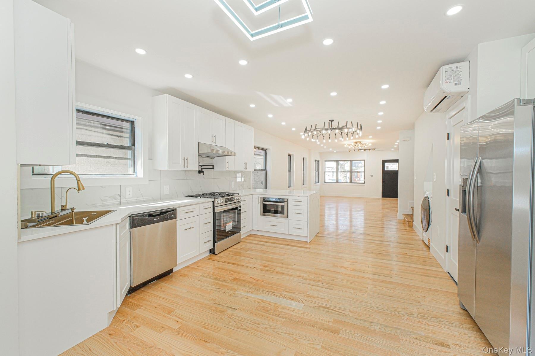 Single Family Brooklyn  Brooklyn, NY 11210, MLS-984518-4