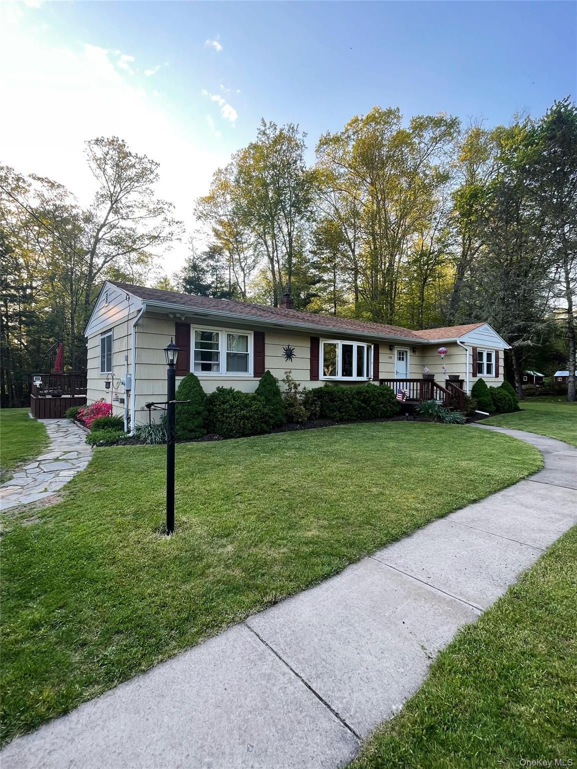 Single Family Sackett Lake Sullivan County, NY 12777, MLS-984523-23