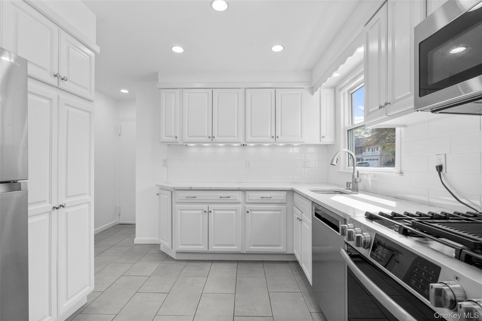 Single Family Rogers Westchester County, NY 10804, MLS-984531-10