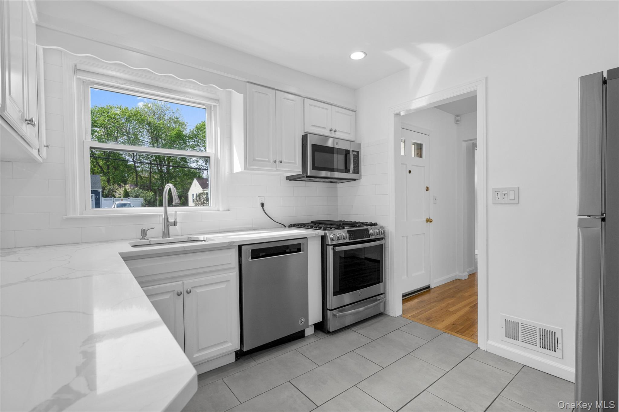 Single Family Rogers Westchester County, NY 10804, MLS-984531-9