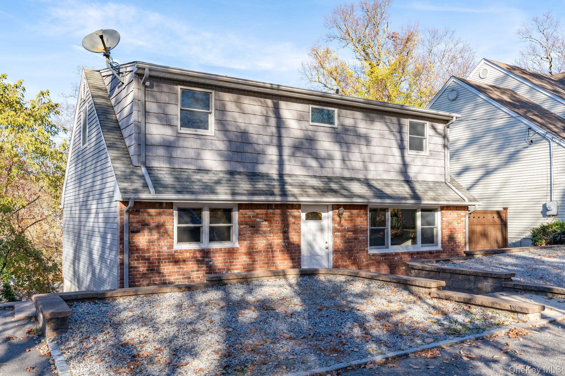 Single Family Potter  Suffolk County, NY 11743, MLS-984540-2