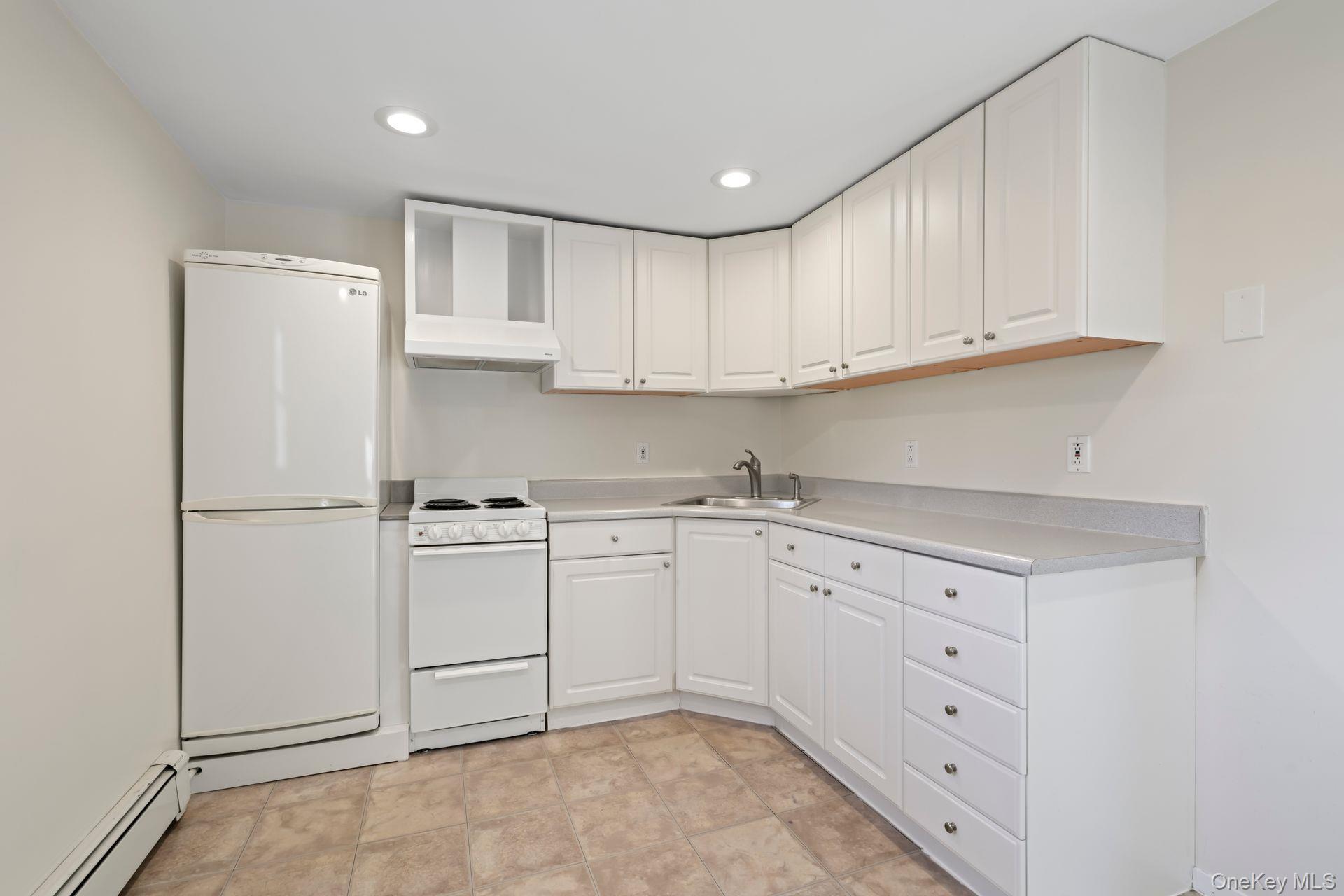 Single Family Potter  Suffolk County, NY 11743, MLS-984540-20