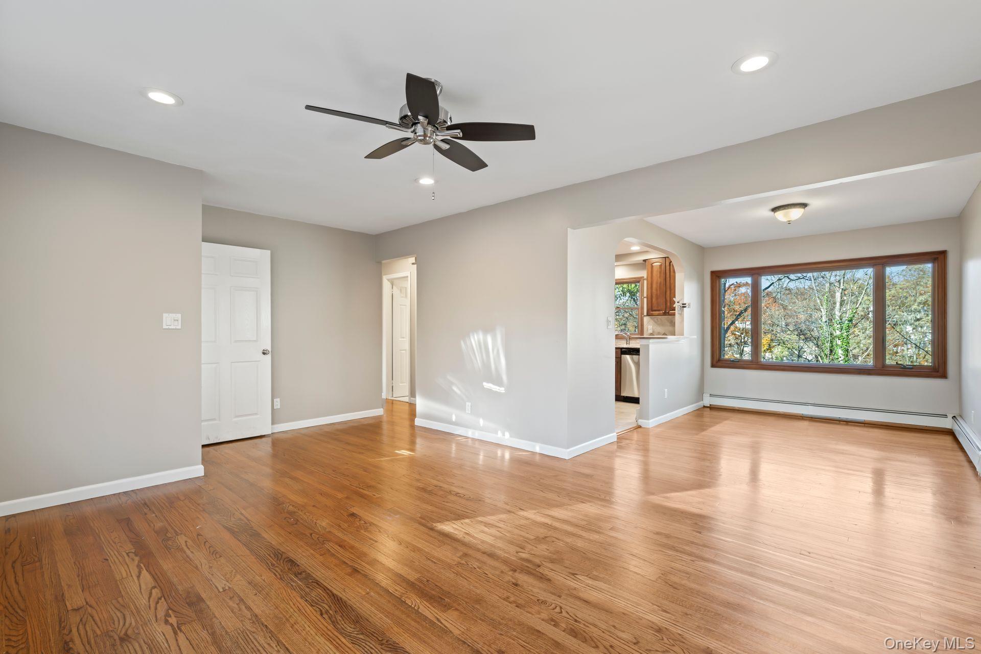 Single Family Potter  Suffolk County, NY 11743, MLS-984540-4
