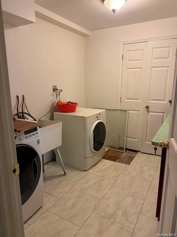 Single Family Riverside Drive Queens, NY 11357, MLS-984555-16
