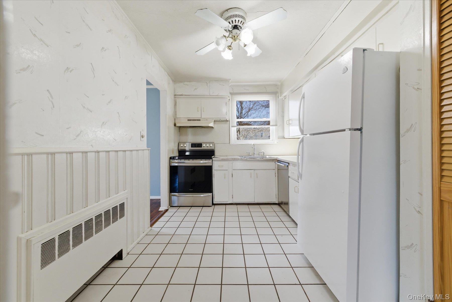 Single Family Thompson  Nassau County, NY 11572, MLS-984591-10