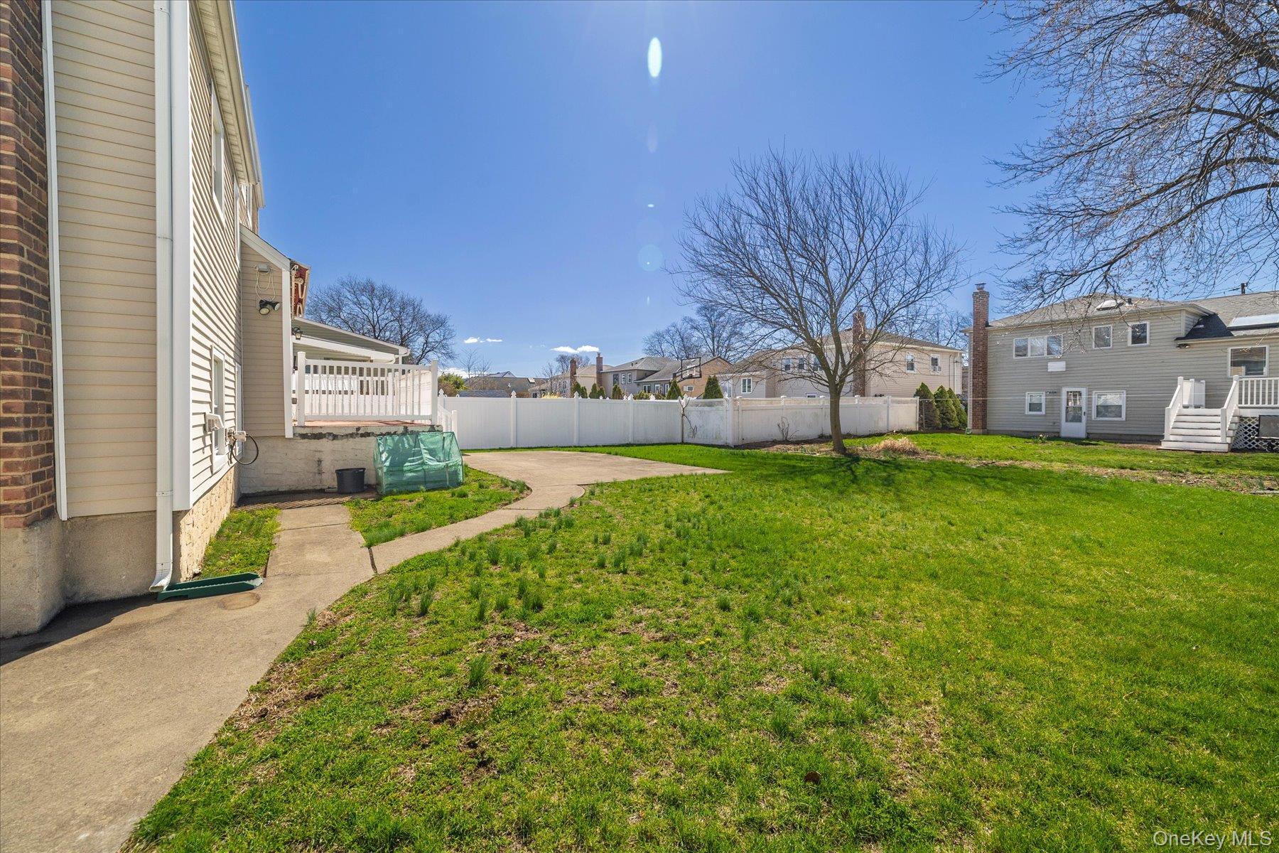 Single Family Thompson  Nassau County, NY 11572, MLS-984591-25
