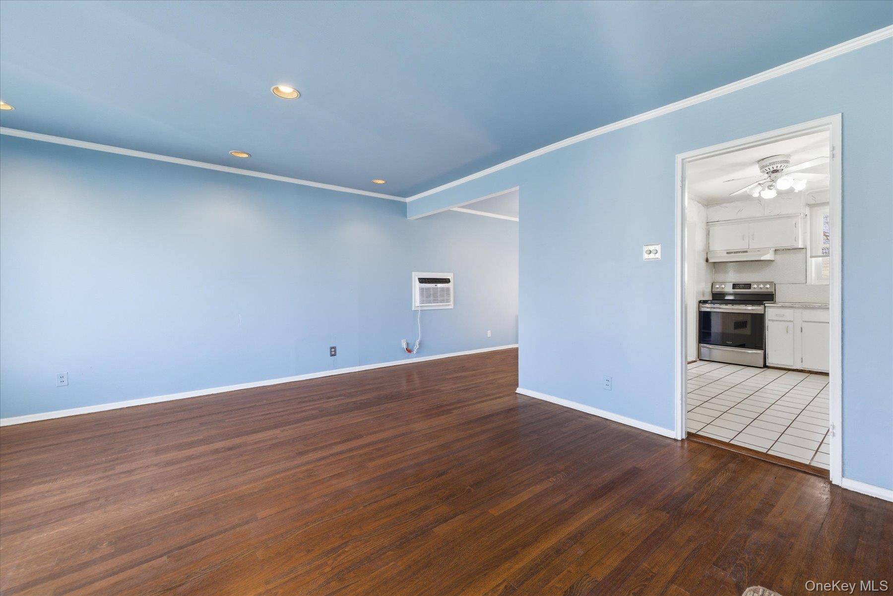 Single Family Thompson  Nassau County, NY 11572, MLS-984591-4