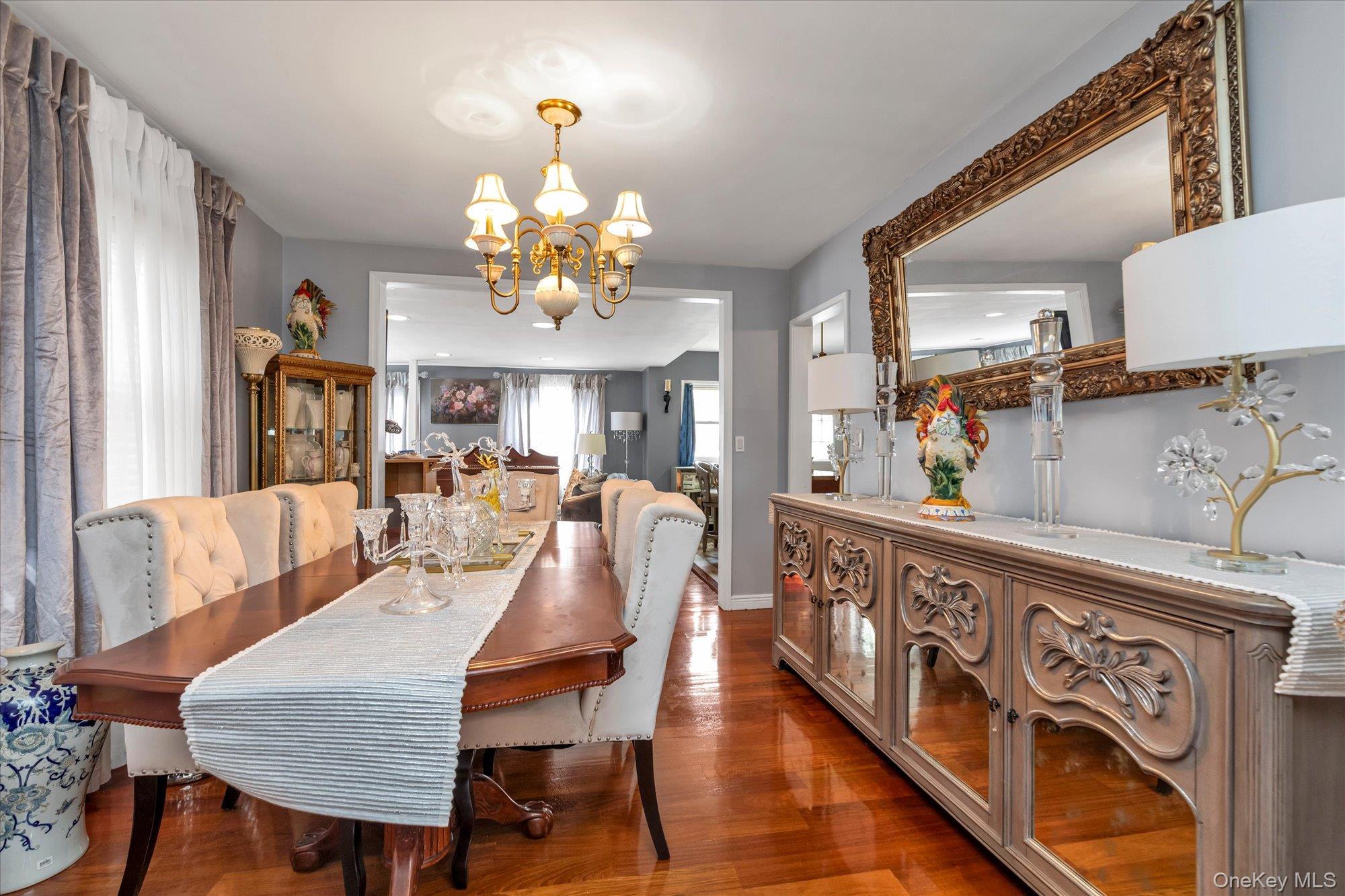 Single Family Willowbrook  Nassau County, NY 11520, MLS-984602-10
