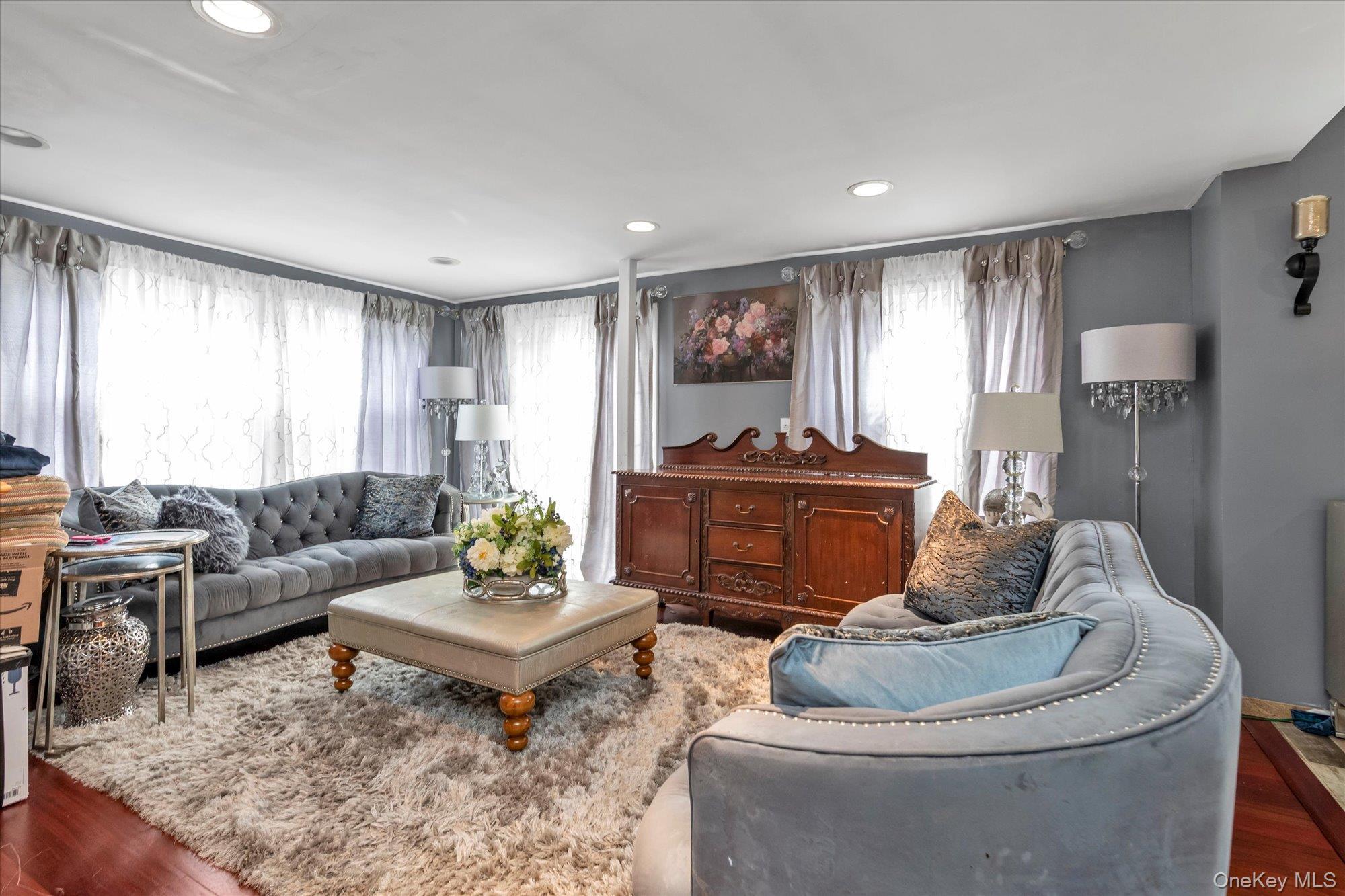 Single Family Willowbrook  Nassau County, NY 11520, MLS-984602-12