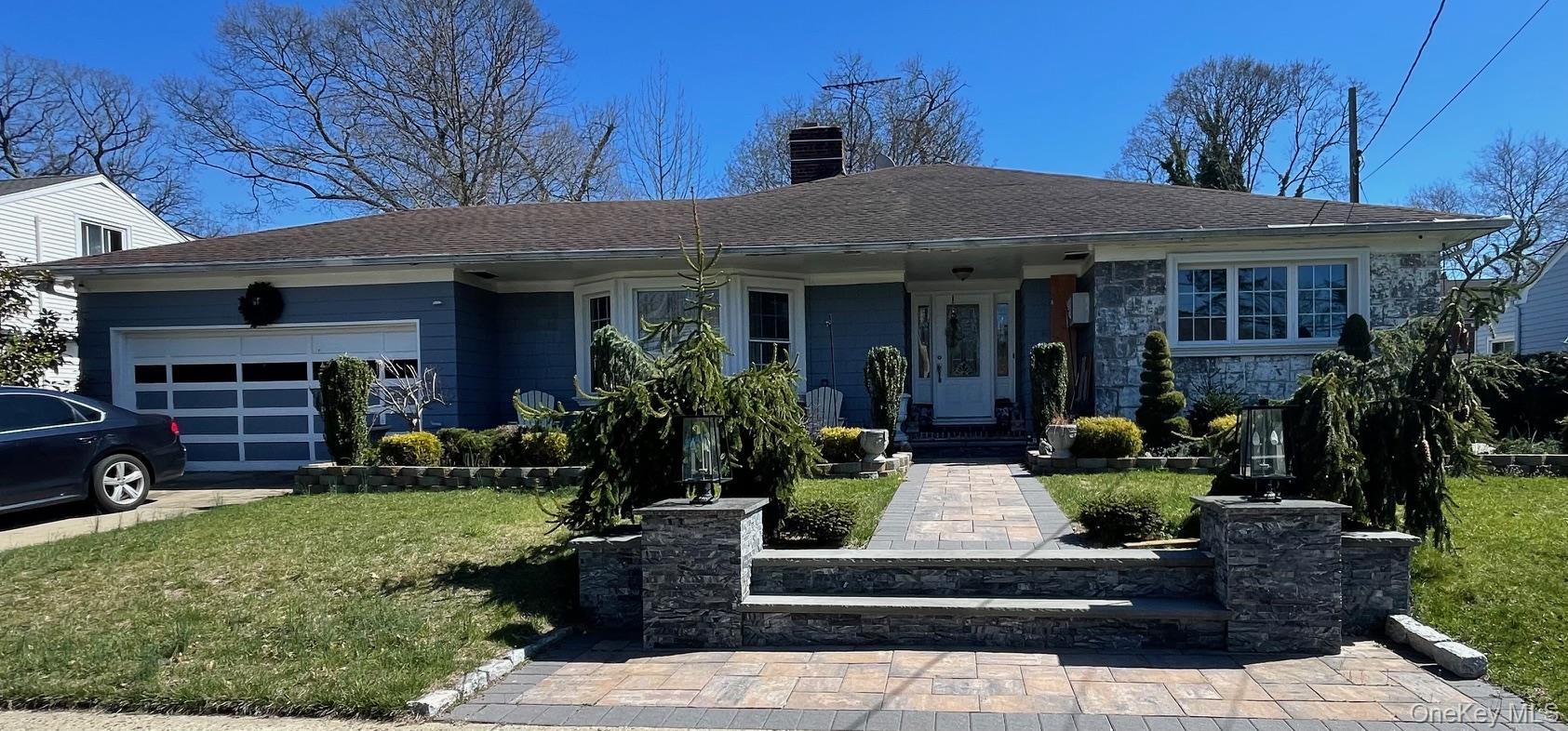 Single Family Willowbrook  Nassau County, NY 11520, MLS-984602-20