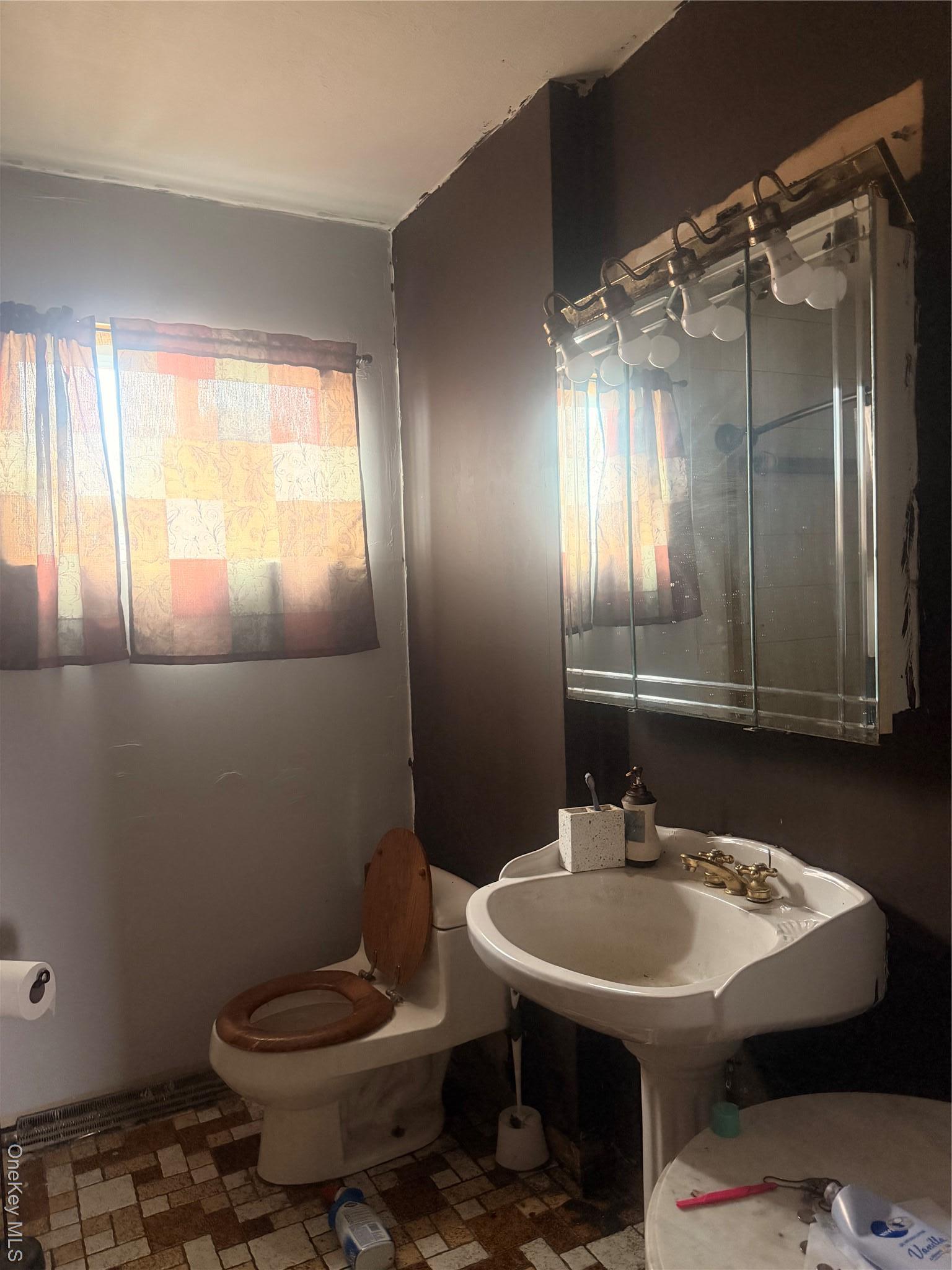 Single Family Brooklyn  Suffolk County, NY 11704, MLS-984607-3