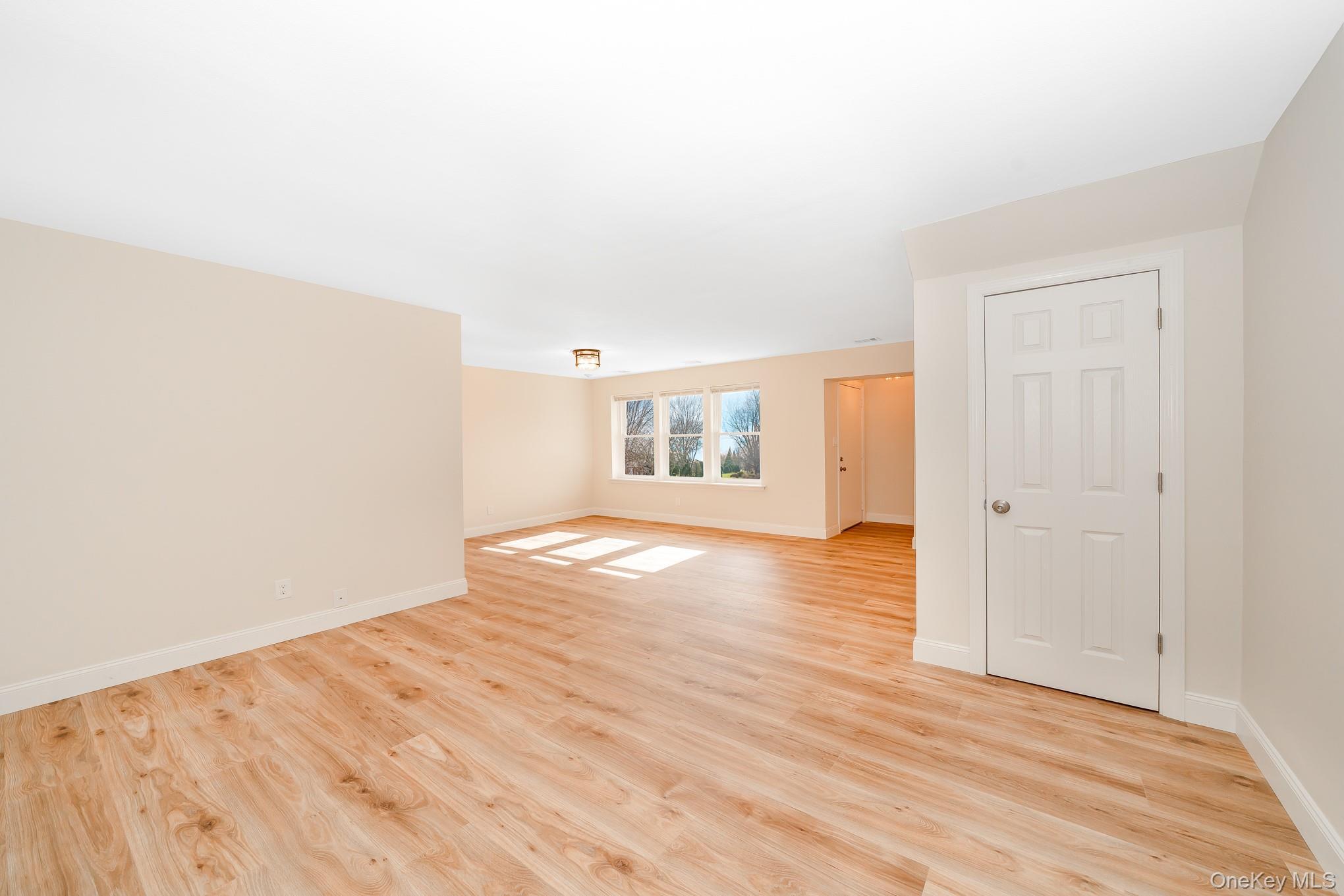 Condo Artist Lake Suffolk County, NY 11953, MLS-984624-2