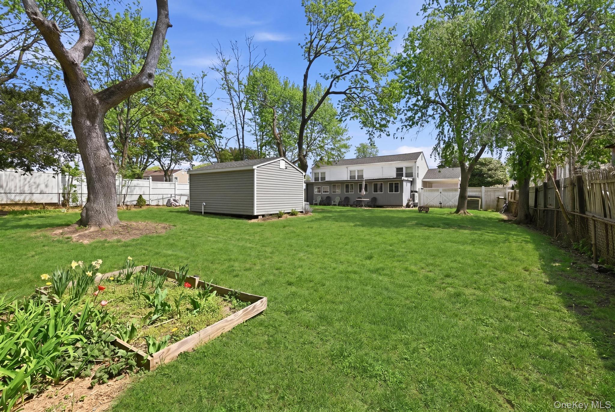 Single Family Glenwood  Suffolk County, NY 11743, MLS-984671-21