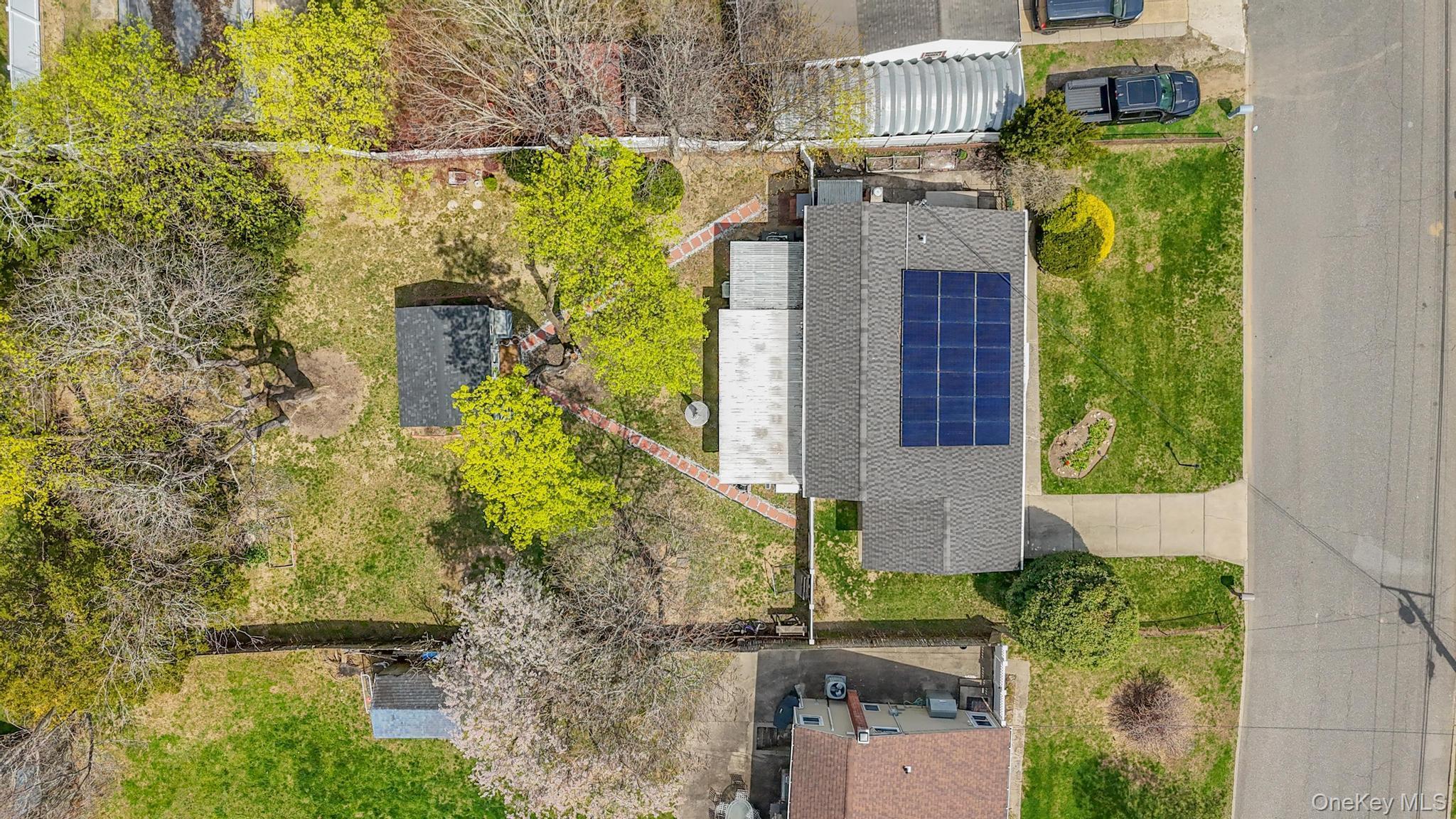 Single Family Glenwood  Suffolk County, NY 11743, MLS-984671-23