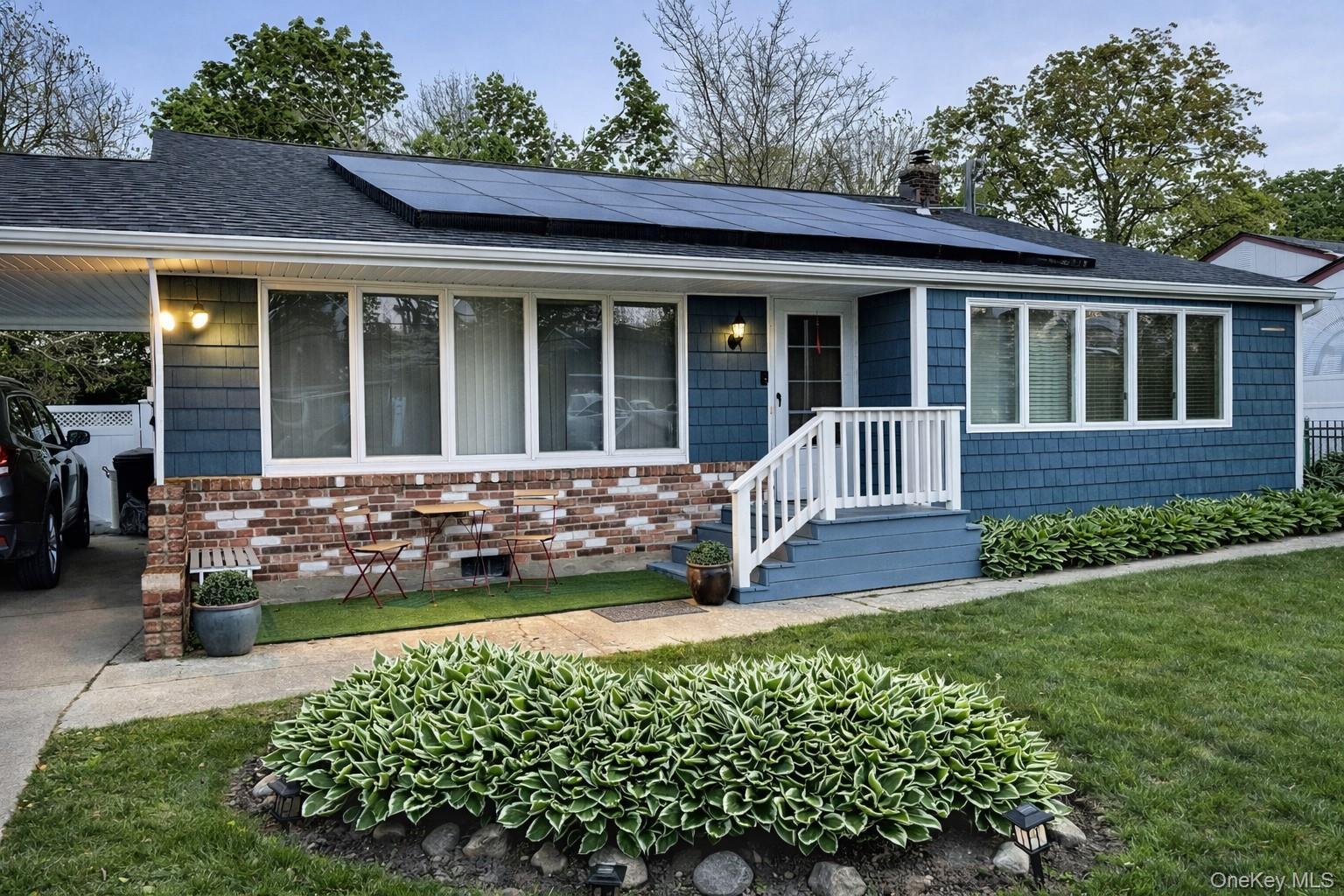 Single Family Glenwood  Suffolk County, NY 11743, MLS-984671-3