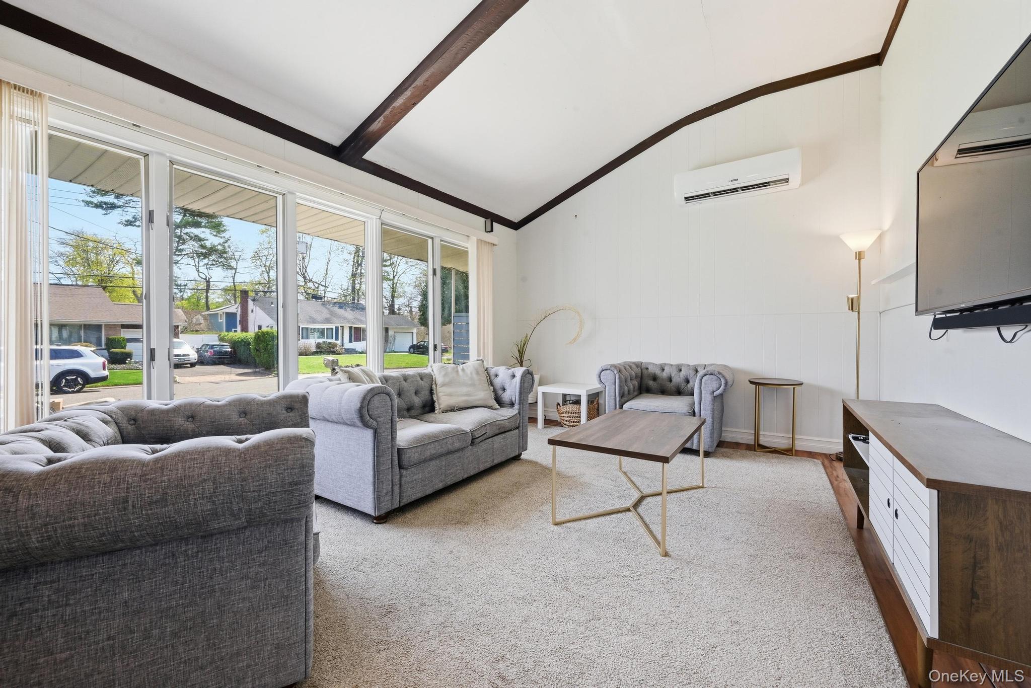 Single Family Glenwood  Suffolk County, NY 11743, MLS-984671-4