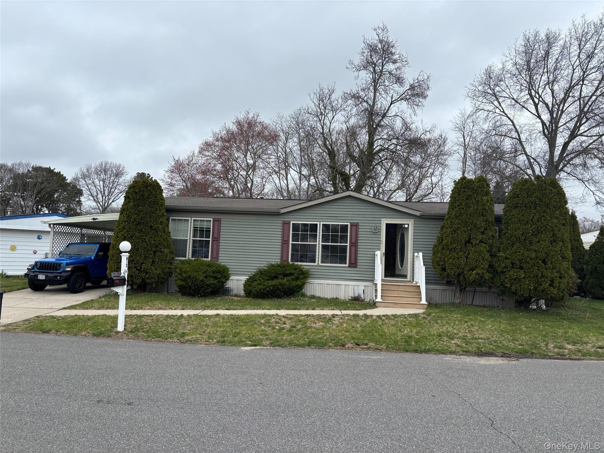 Single Family Old Country Suffolk County, NY 11901, MLS-984696-2