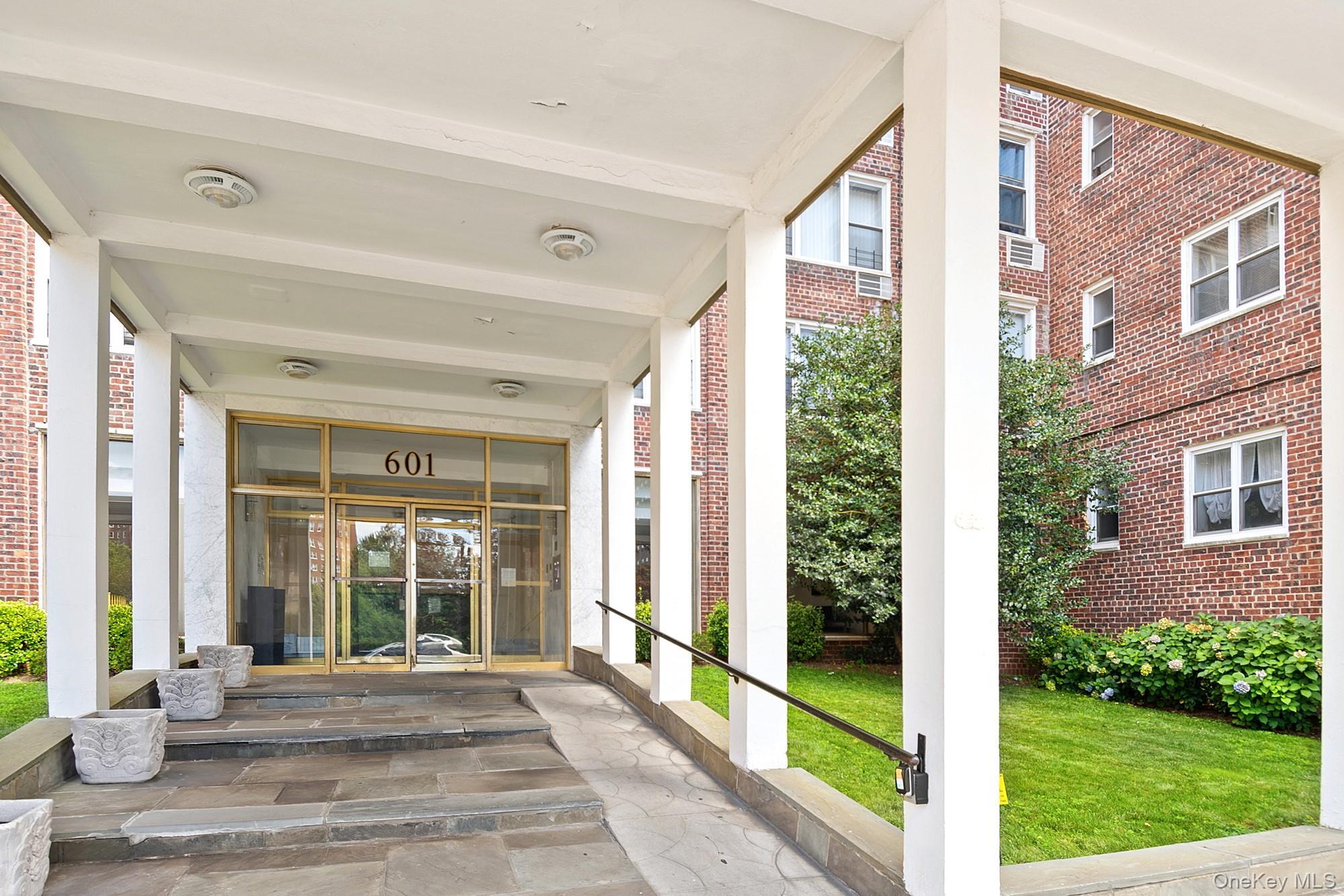 Coop Kappock  Bronx, NY 10463, MLS-984697-27