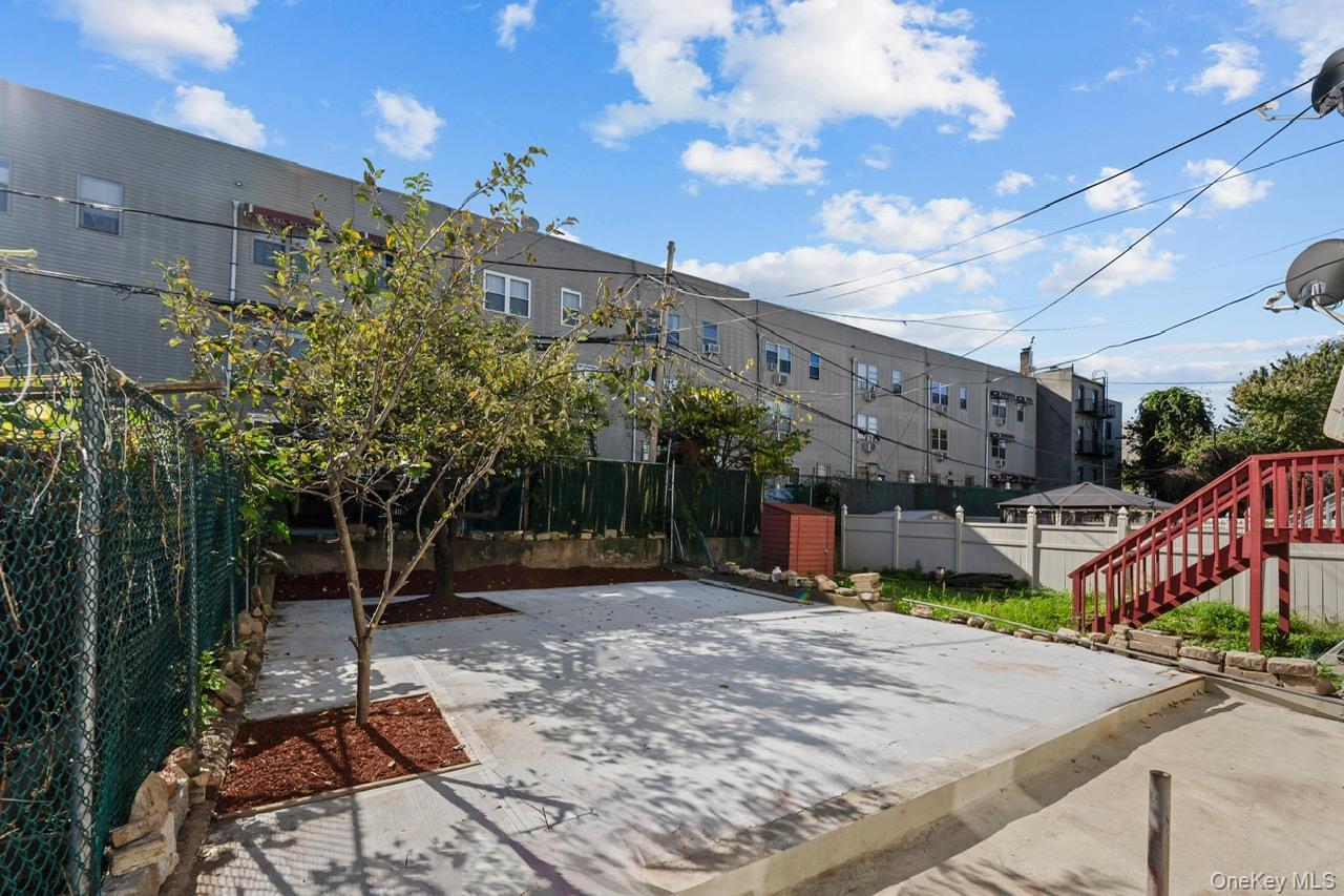 Single Family St Brooklyn, NY 11233, MLS-984717-11