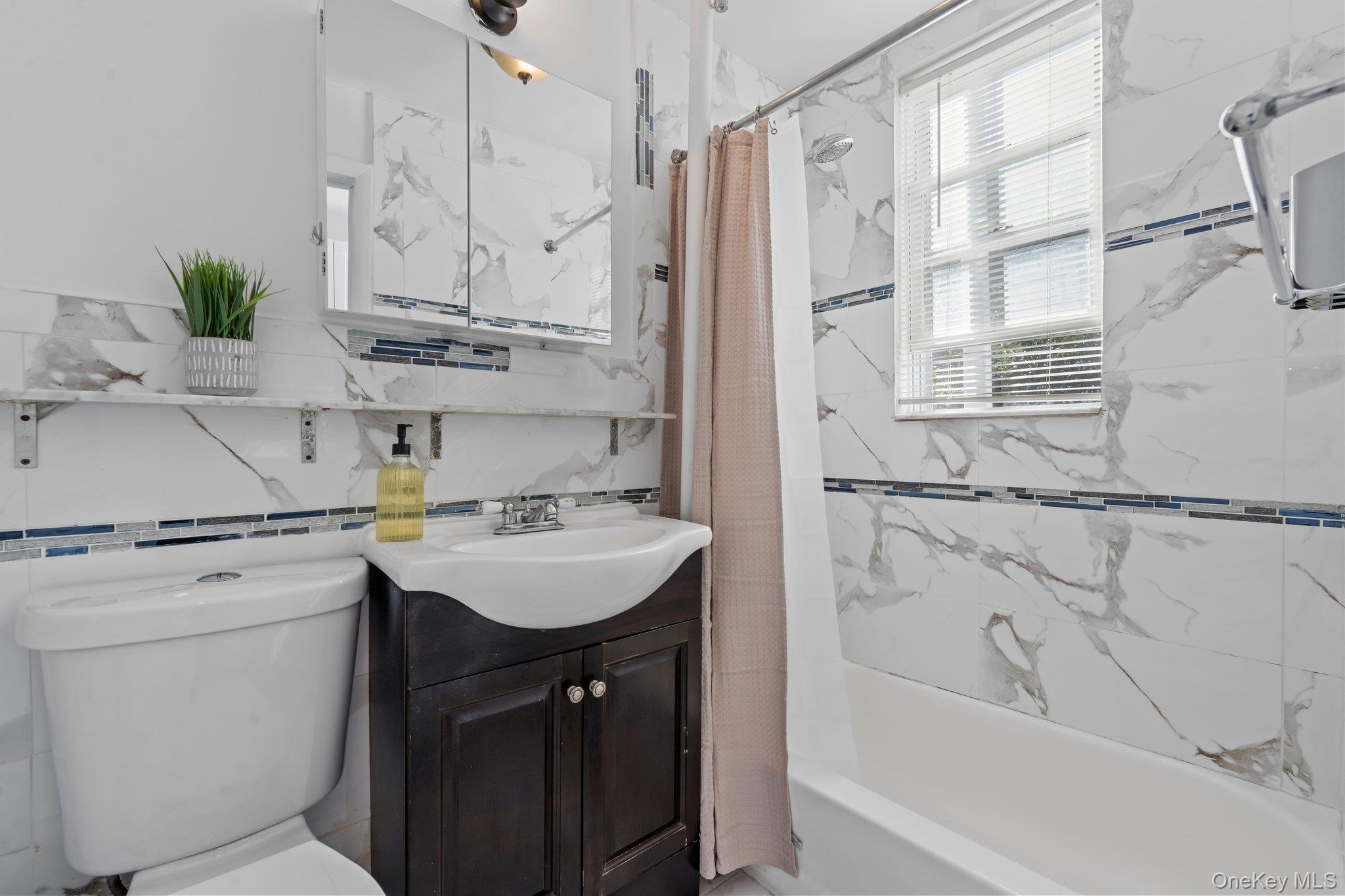 Single Family St Brooklyn, NY 11233, MLS-984717-3