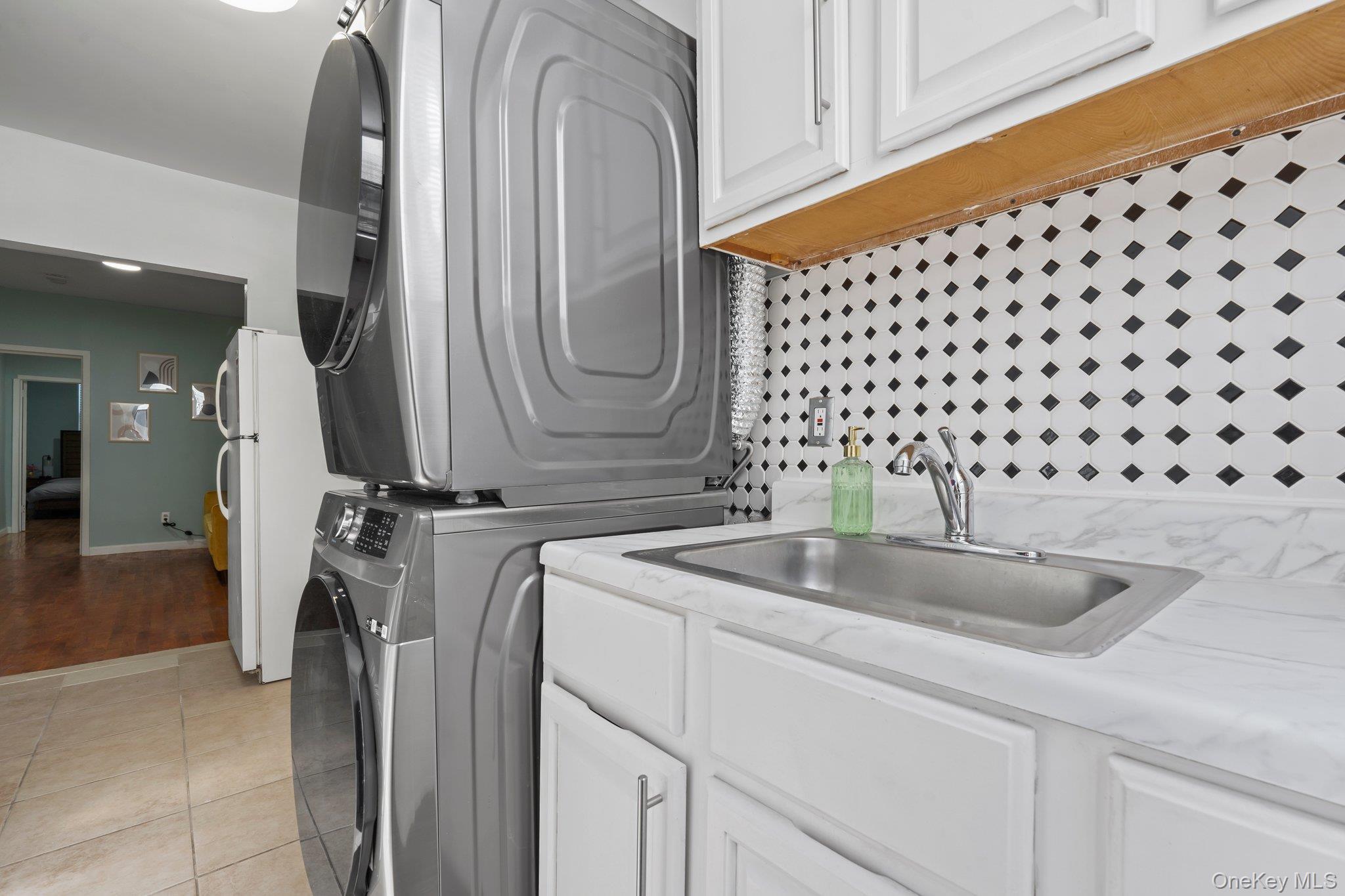 Single Family St Brooklyn, NY 11233, MLS-984717-4