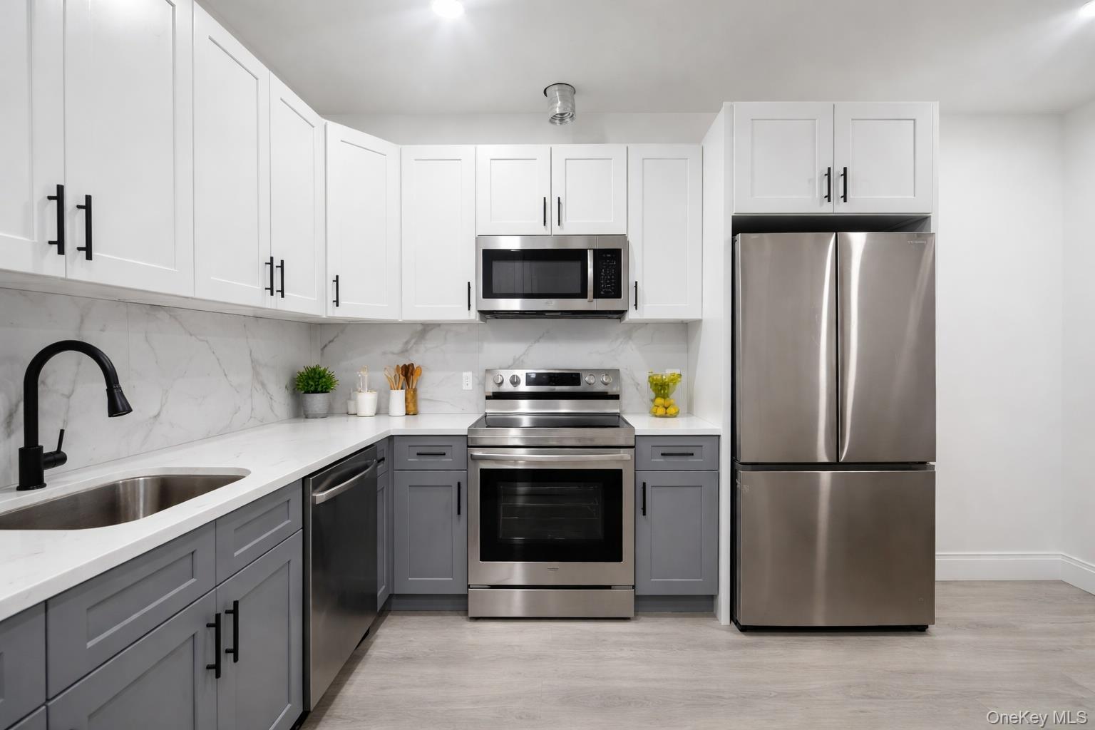 Single Family 88th Avenue Queens, NY 11421, MLS-984728-17