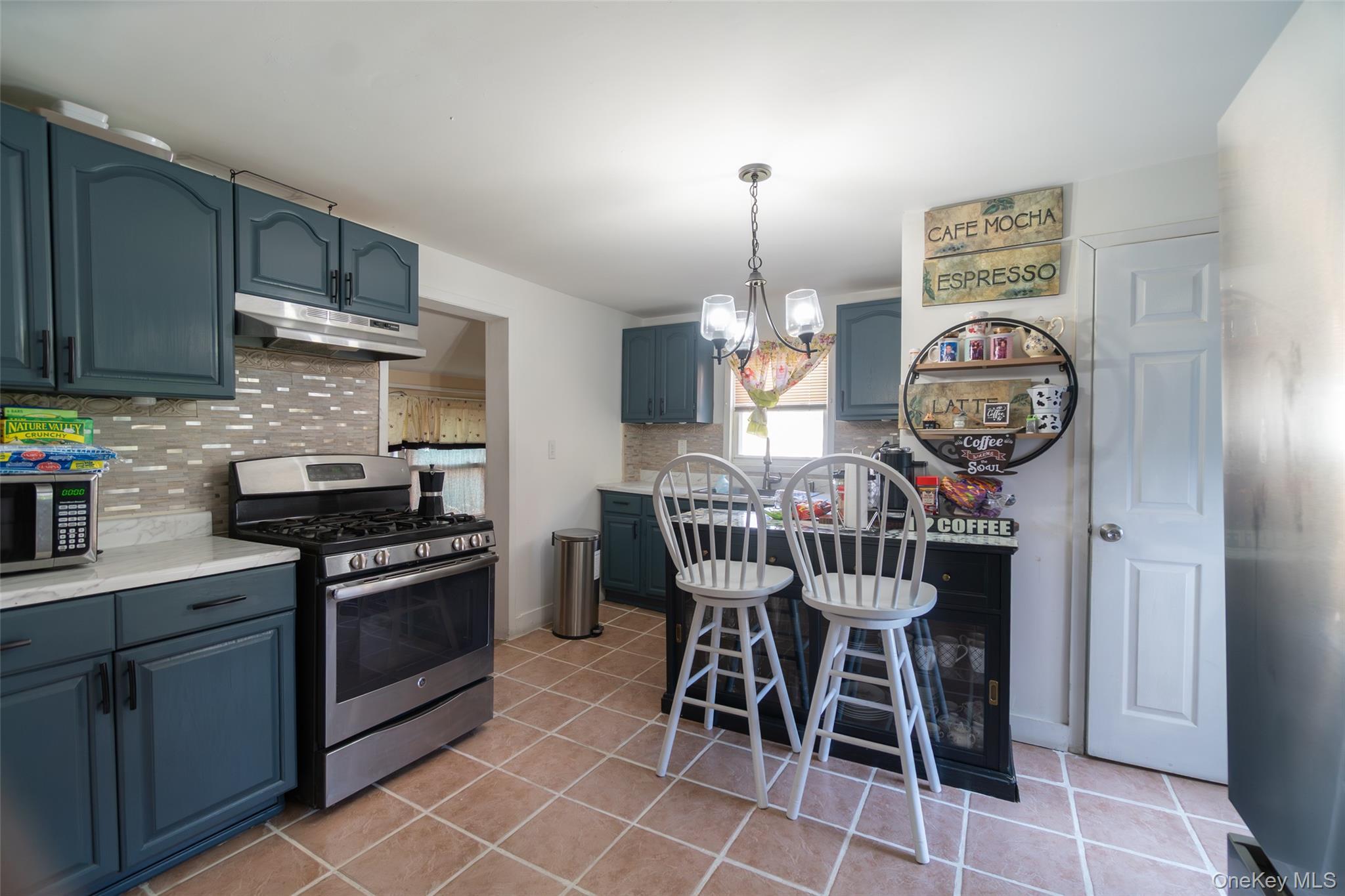 Single Family Linden  Nassau County, NY 11550, MLS-984746-11