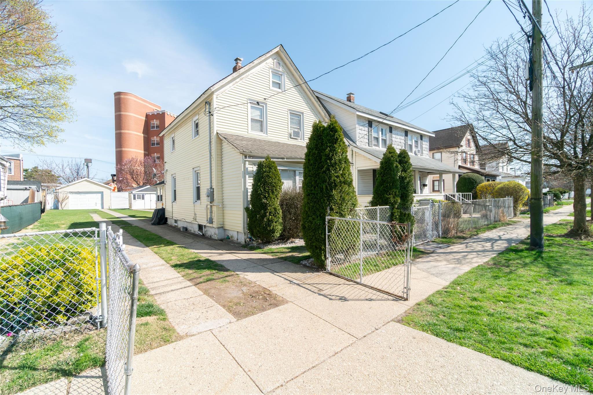 Single Family Linden  Nassau County, NY 11550, MLS-984746-2