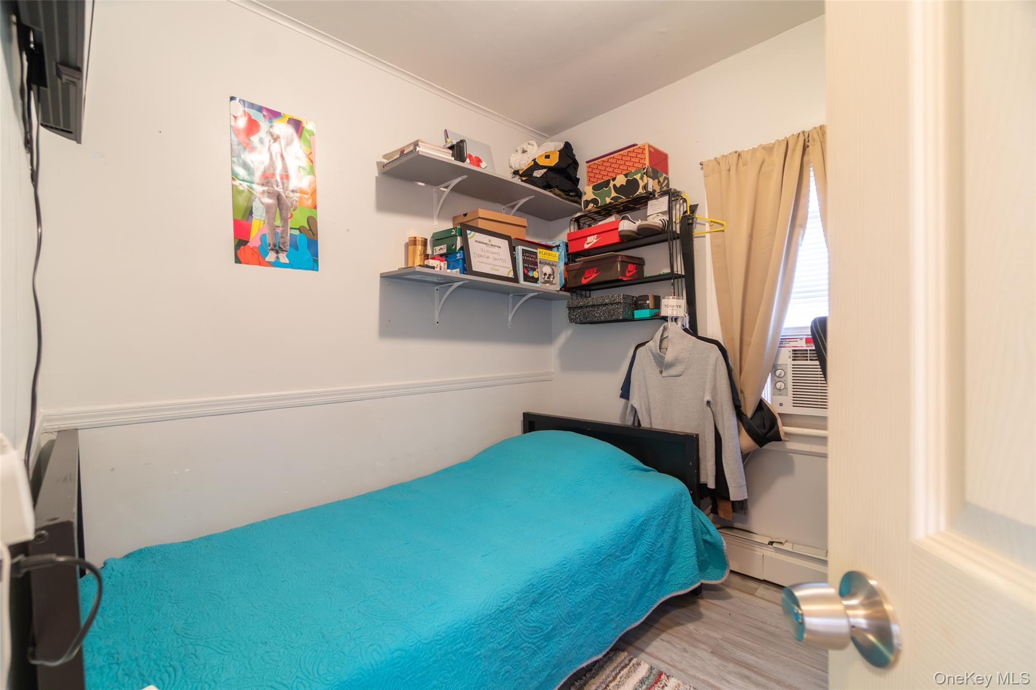 Single Family Linden  Nassau County, NY 11550, MLS-984746-20